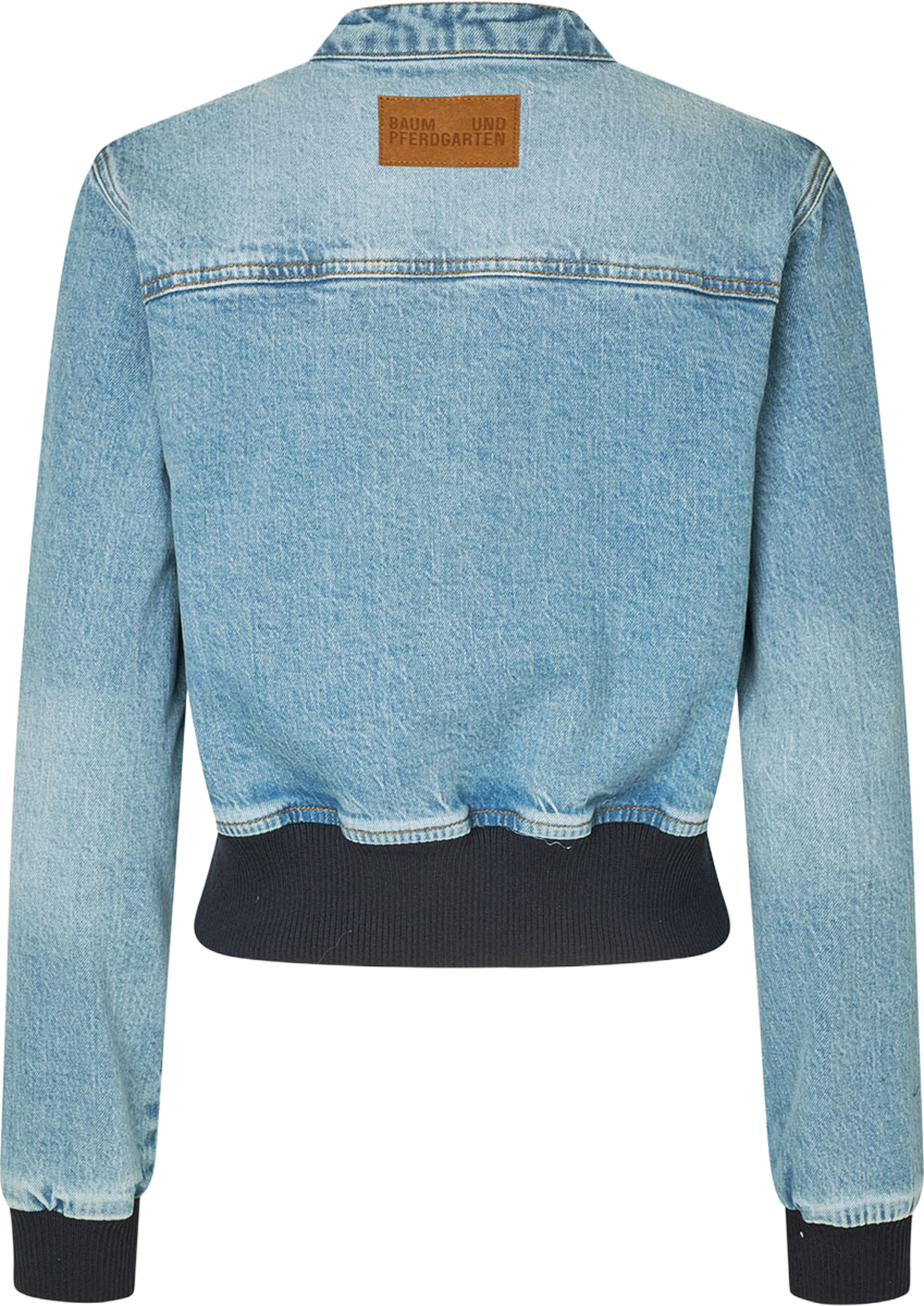 Berna Jacket, från Baum und Pferdgarten, i färgen Forever Blue Denim. Klicka för att öppna bilden i stort format