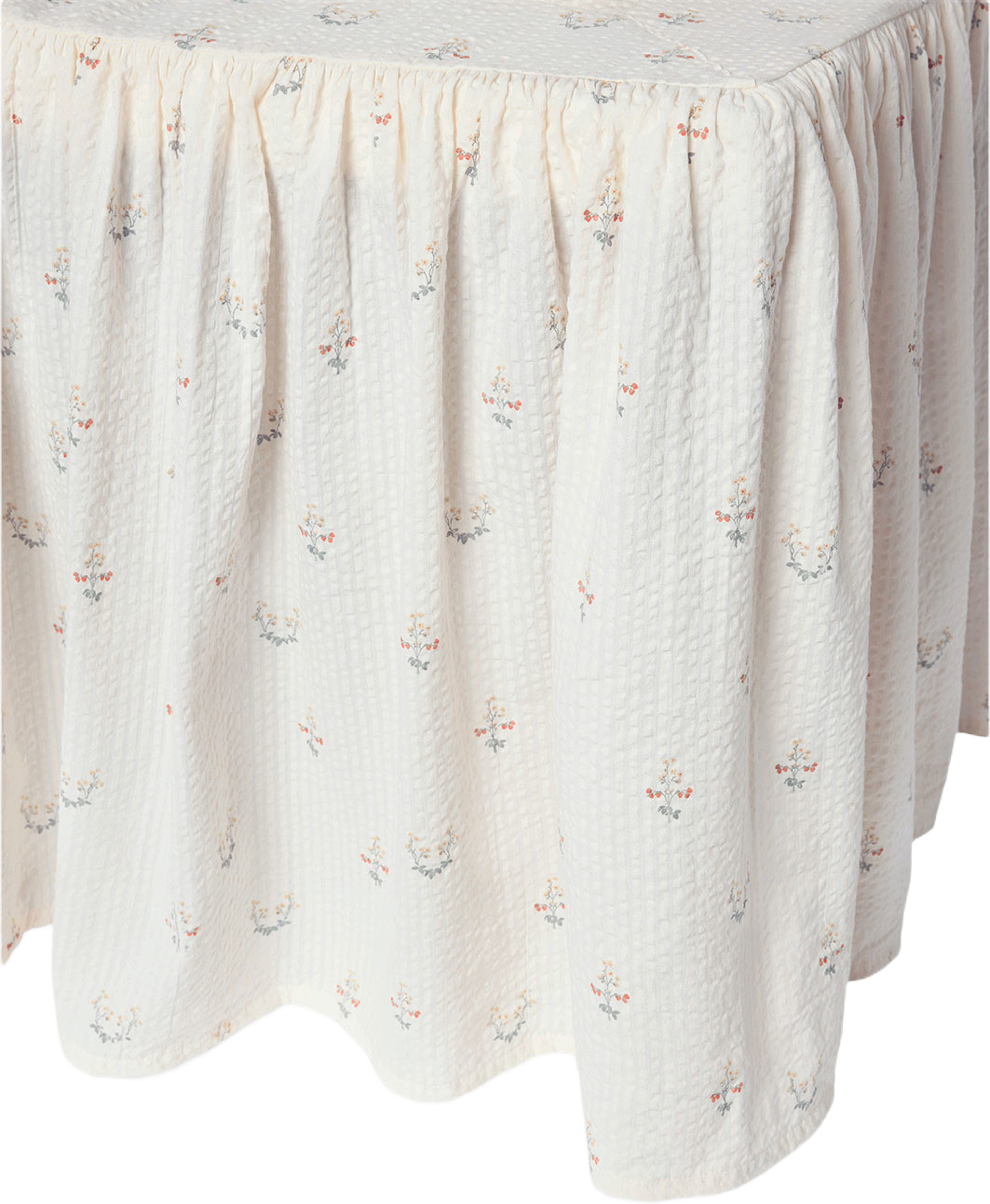 Seersucker Bed Skirt, från Garbo&Friends, i färgen La Fraise. Klicka för att öppna bilden i stort format