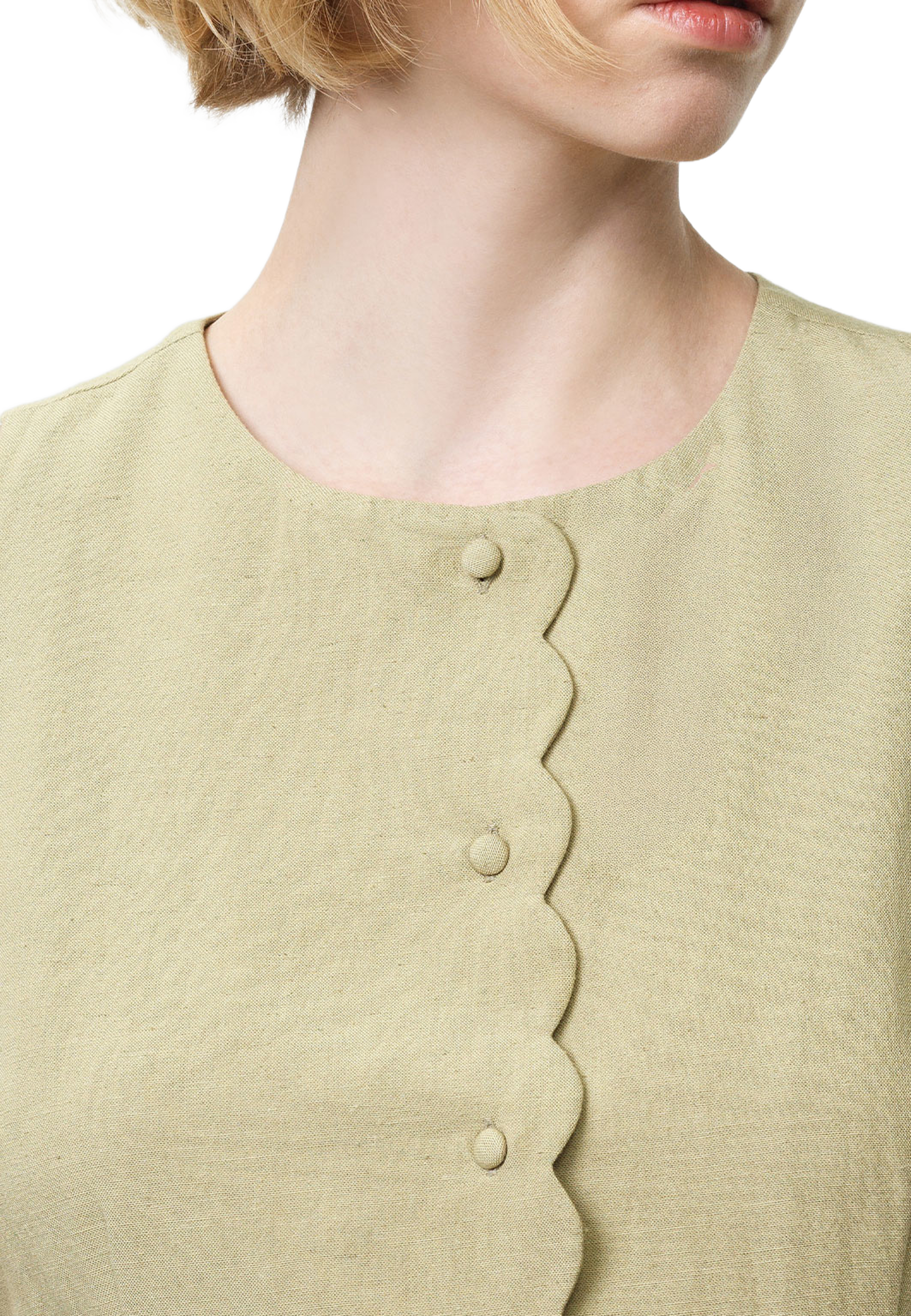 Calissa Scallop Button Front Mini Dress, från French Connection, i färgen Summer Sage. Klicka för att öppna bilden i stort format