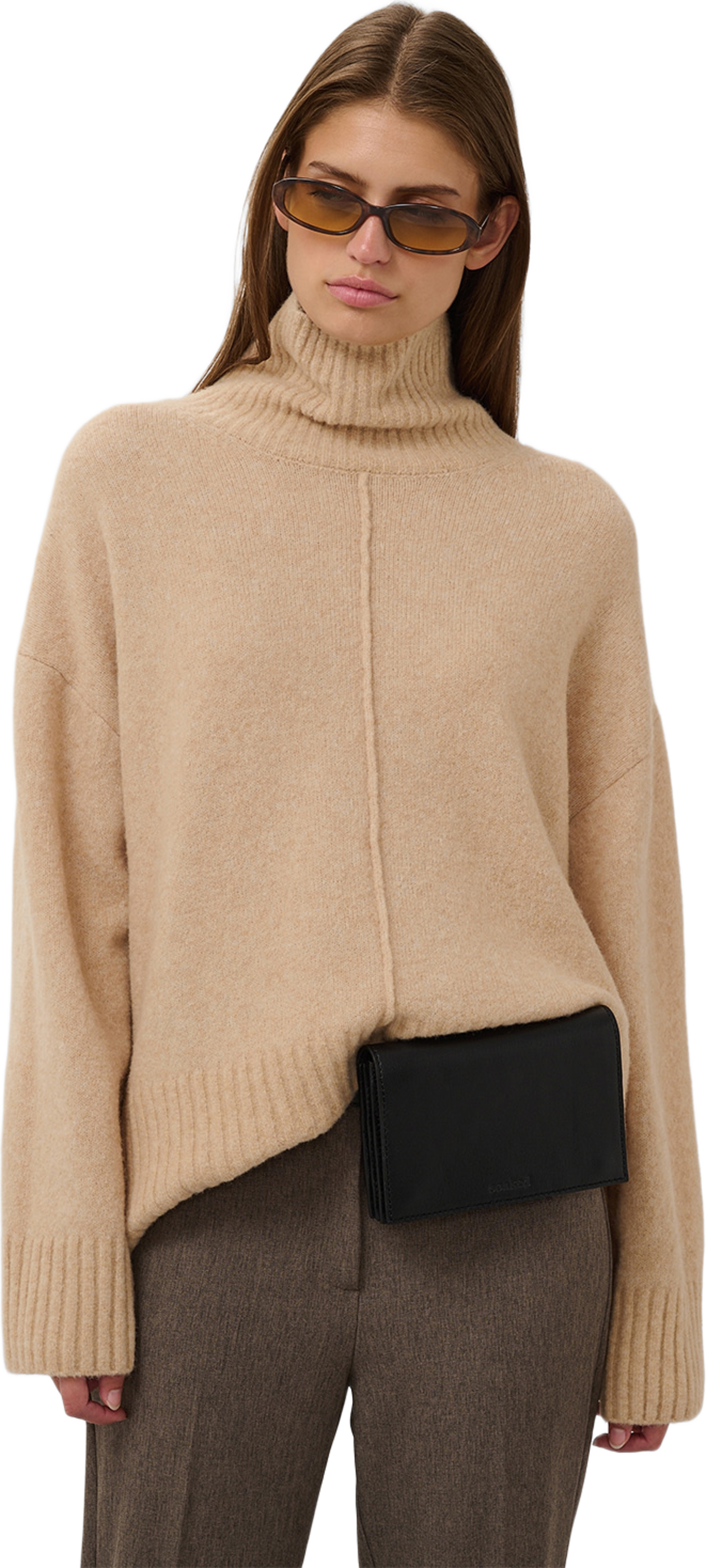 SLBean High Neck Pullover, från Soaked In Luxury, i färgen Wood Ash Melange. Klicka för att öppna bilden i stort format