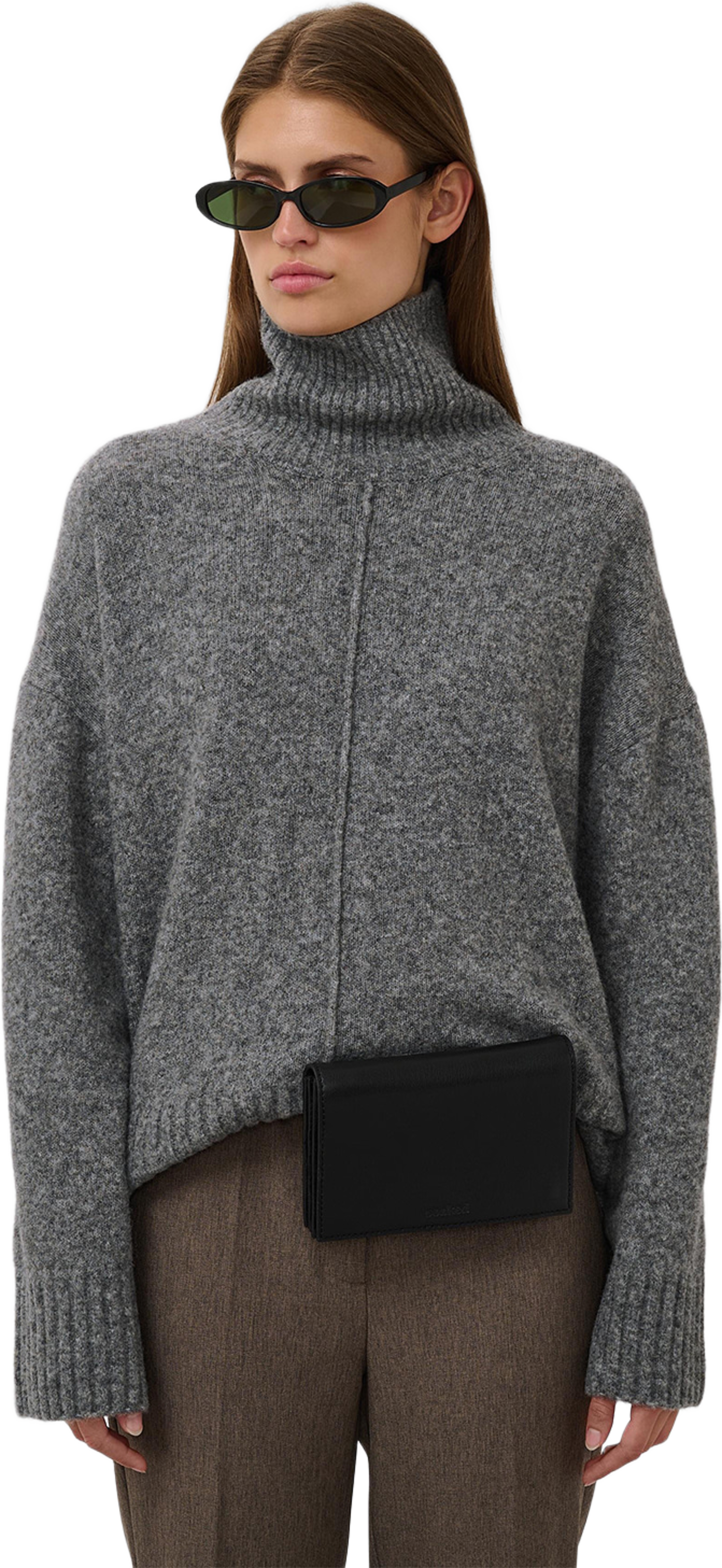 SLBean High Neck Pullover, från Soaked In Luxury, i färgen Grey Melange. Klicka för att öppna bilden i stort format