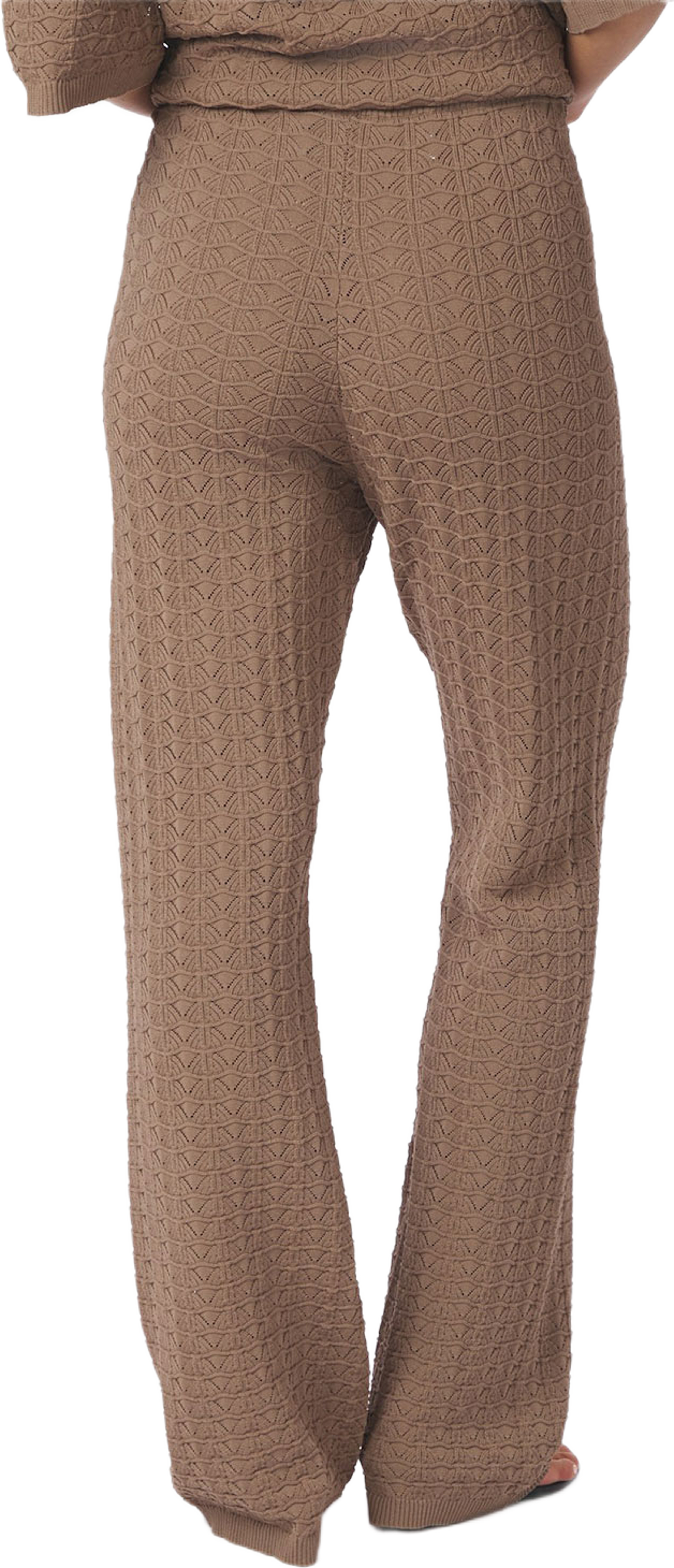 Rizzy Fine Crochet Pants, från Neo Noir, i färgen Taupe. Klicka för att öppna bilden i stort format