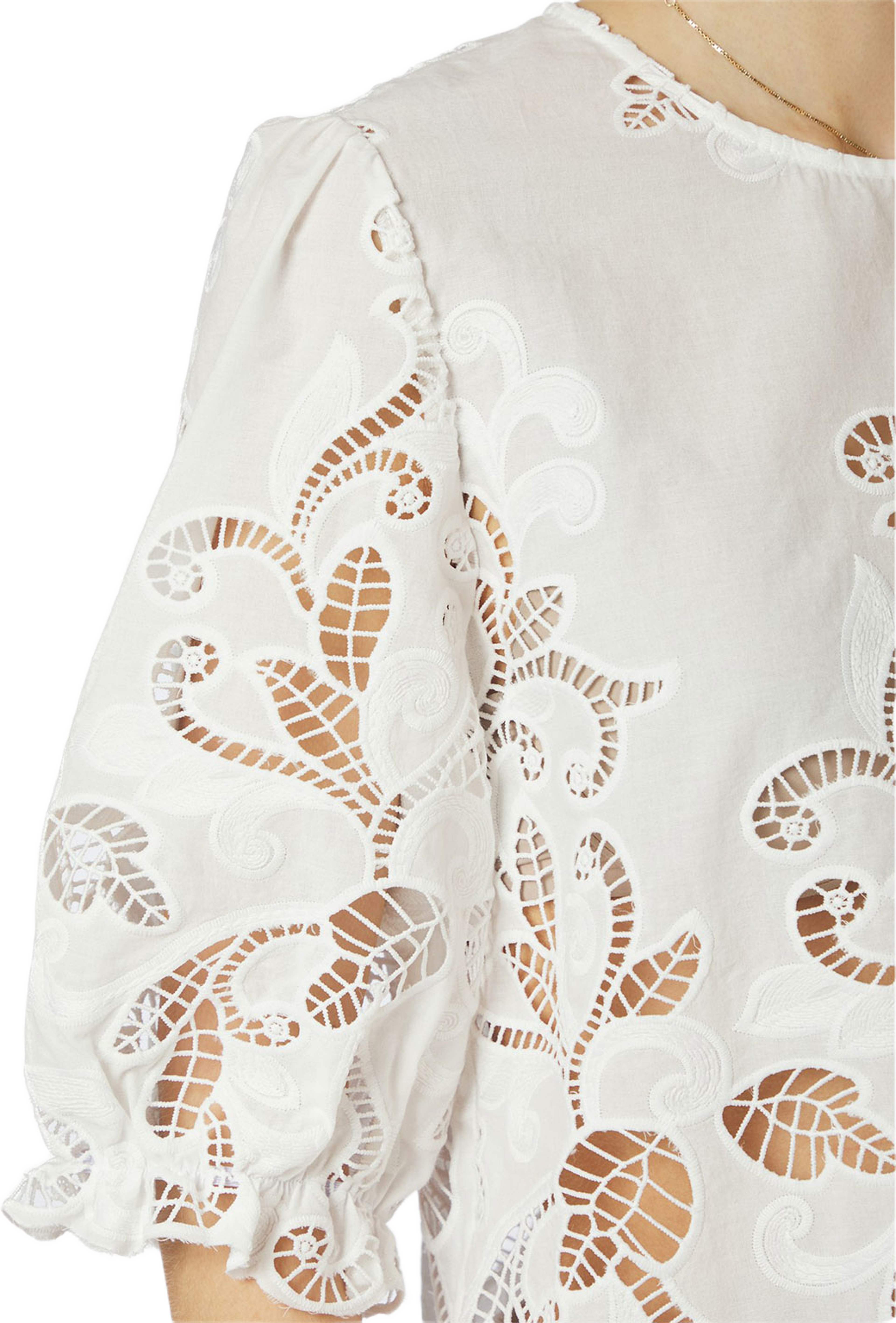 Fia Embroidery Blouse, från Neo Noir, i färgen White. Klicka för att öppna bilden i stort format