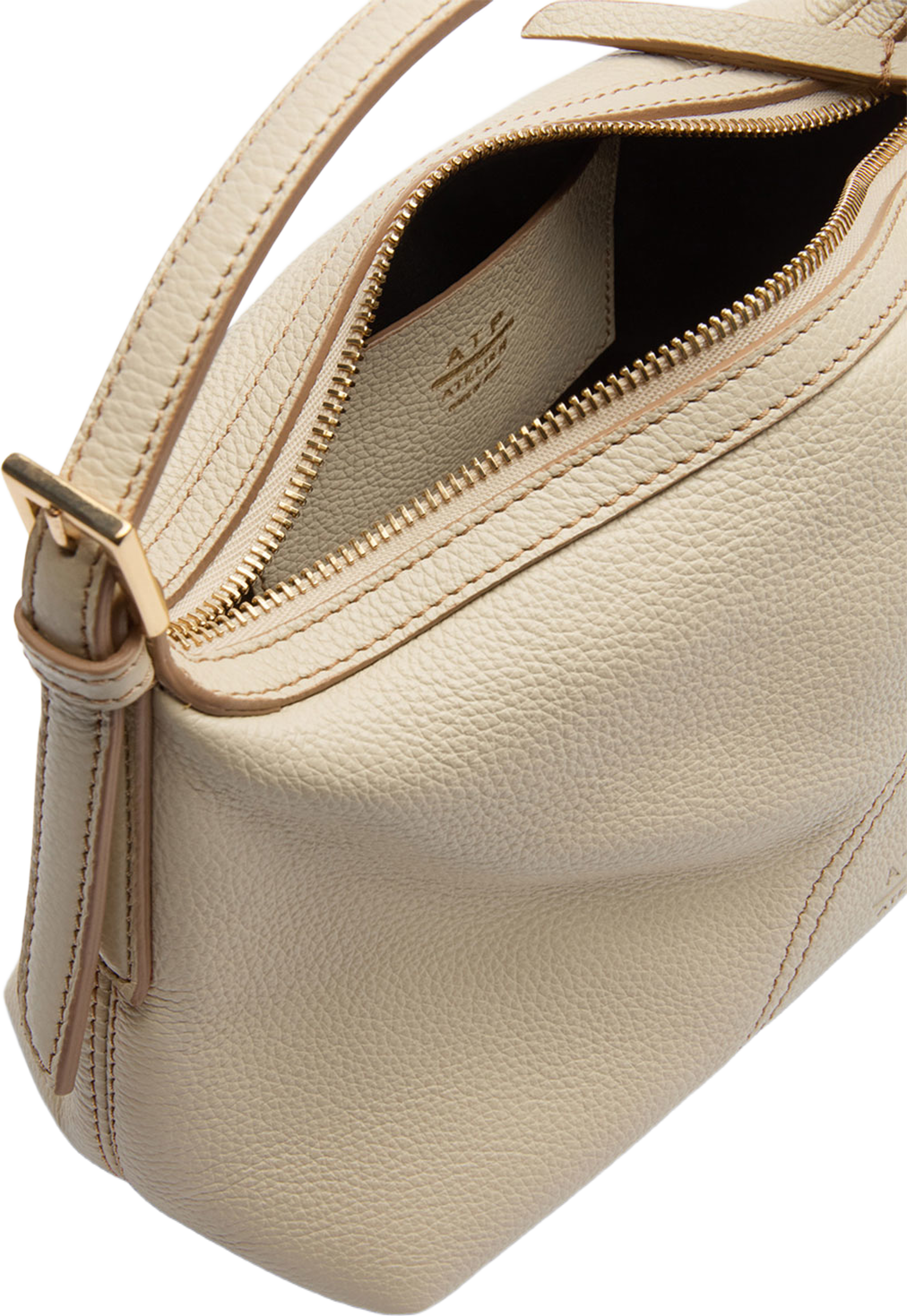 Vadena Mandorla Grained Calf, från ATP Atelier, i färgen Mandorla. Klicka för att öppna bilden i stort format