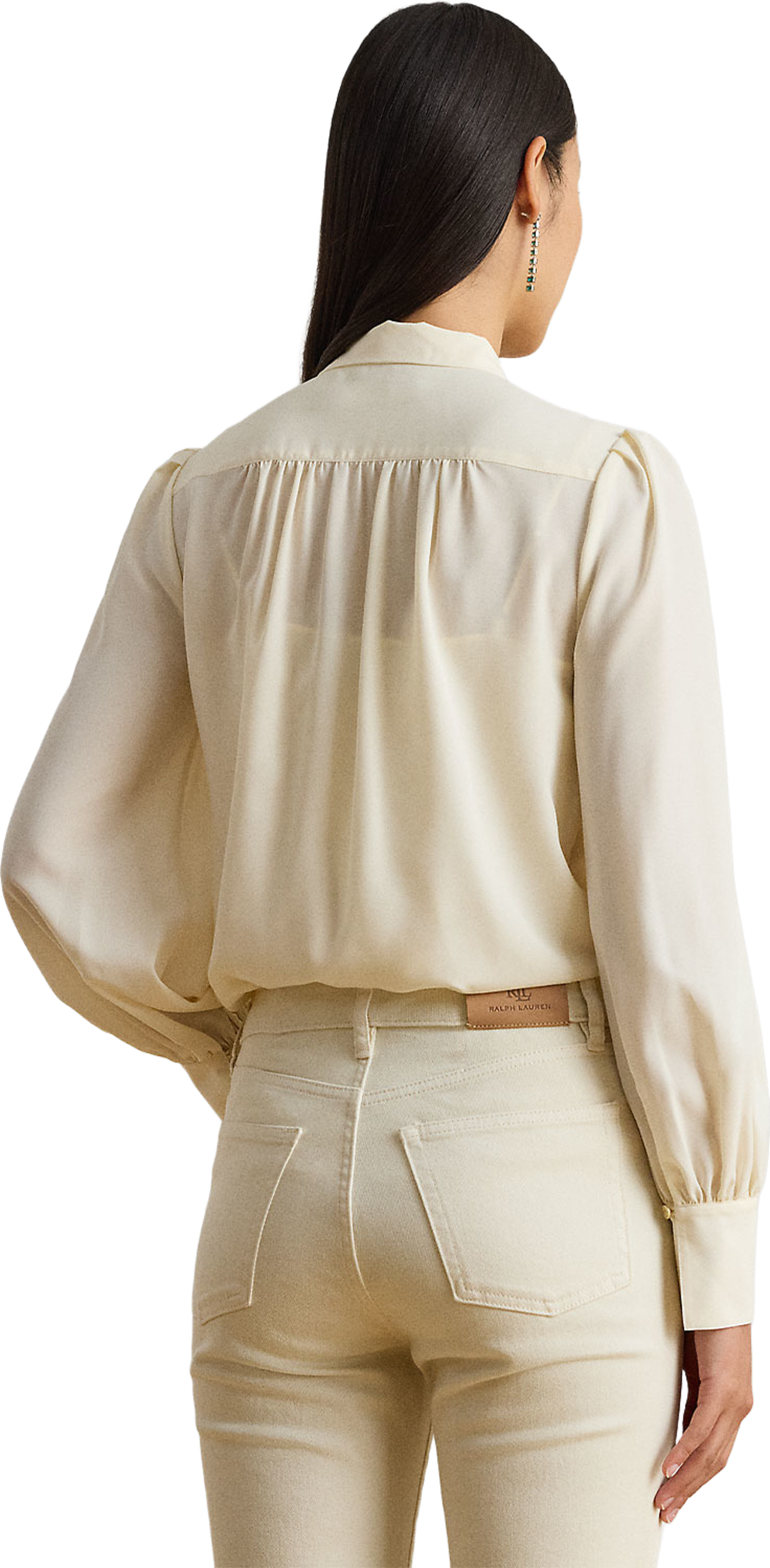 Georgette Tie-Neck Blouse, från Lauren Ralph Lauren, i färgen Mascarpone Cream. Klicka för att öppna bilden i stort format