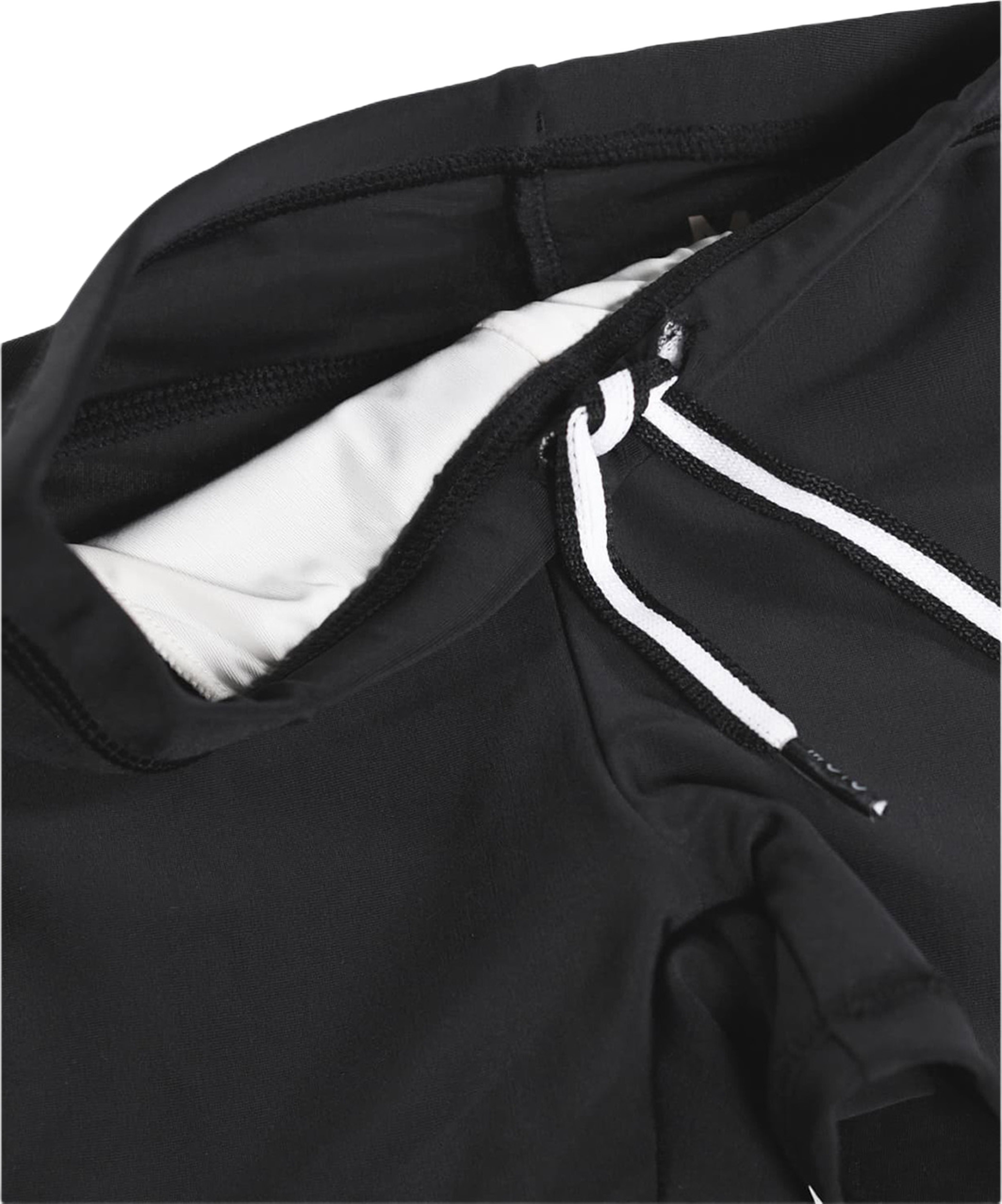 Norton Trunks, från Molo, i färgen Black. Klicka för att öppna bilden i stort format