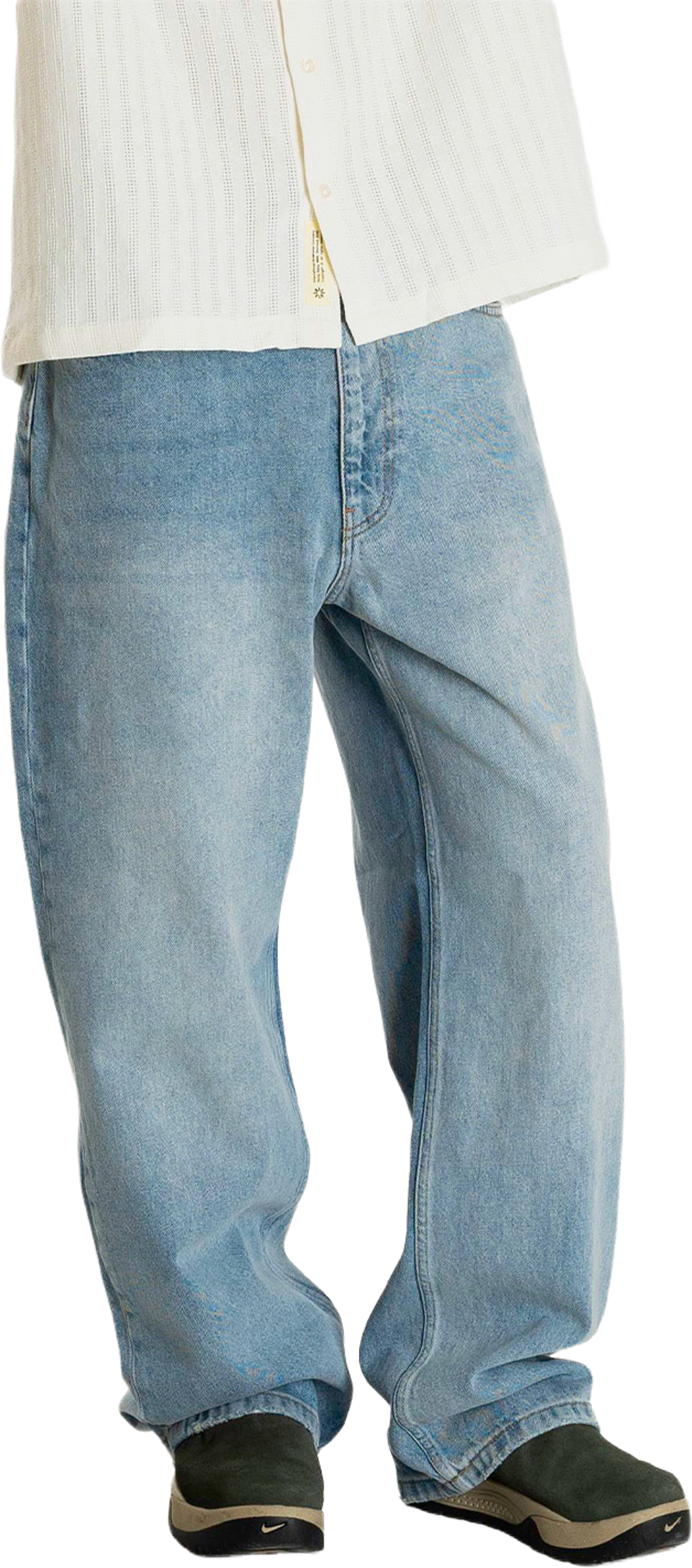 Rami Store Jeans, från Woodbird, i färgen Authentic Blue. Klicka för att öppna bilden i stort format