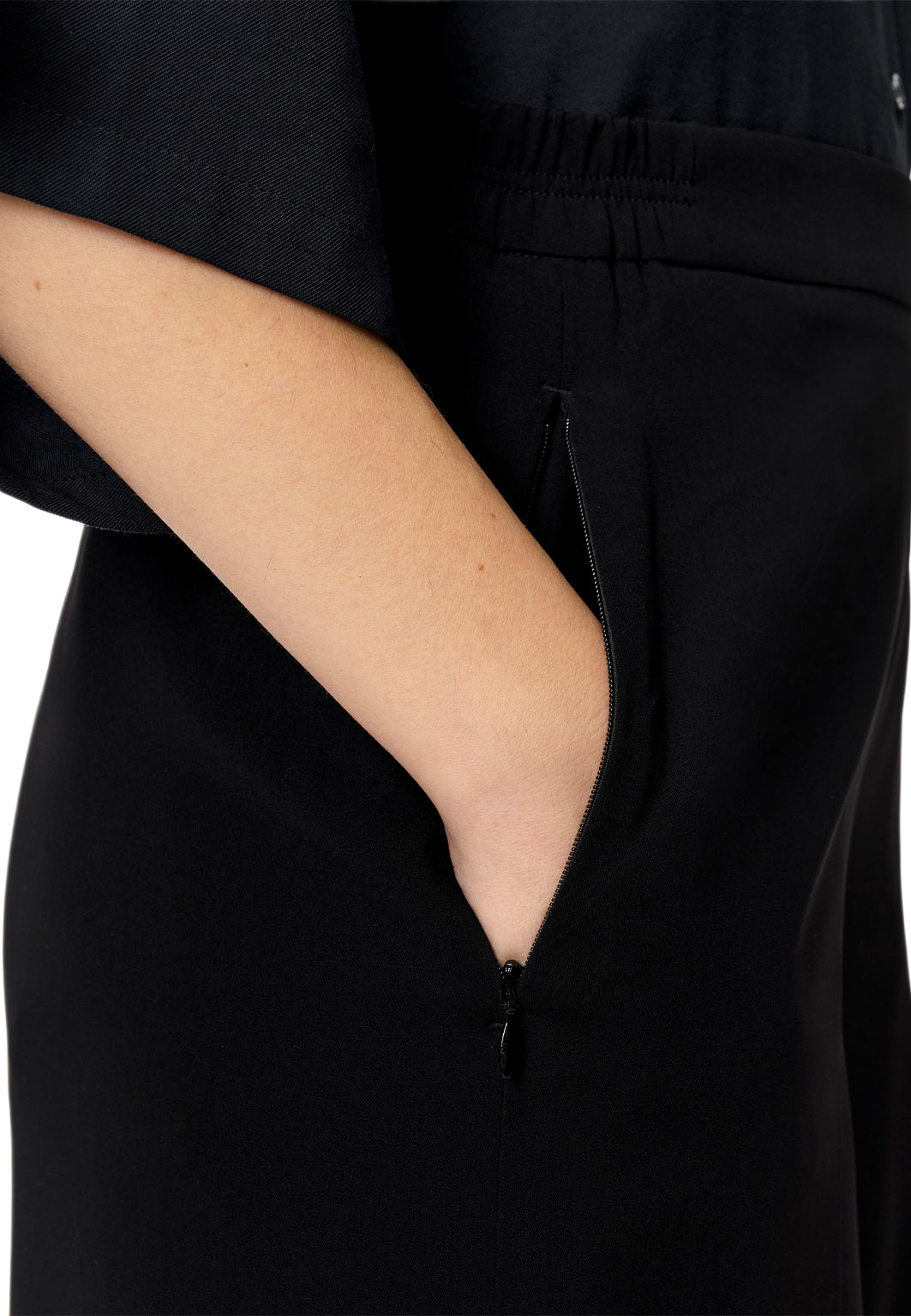 Coralie Trousers, från MAC Clothing, i färgen Black. Klicka för att öppna bilden i stort format