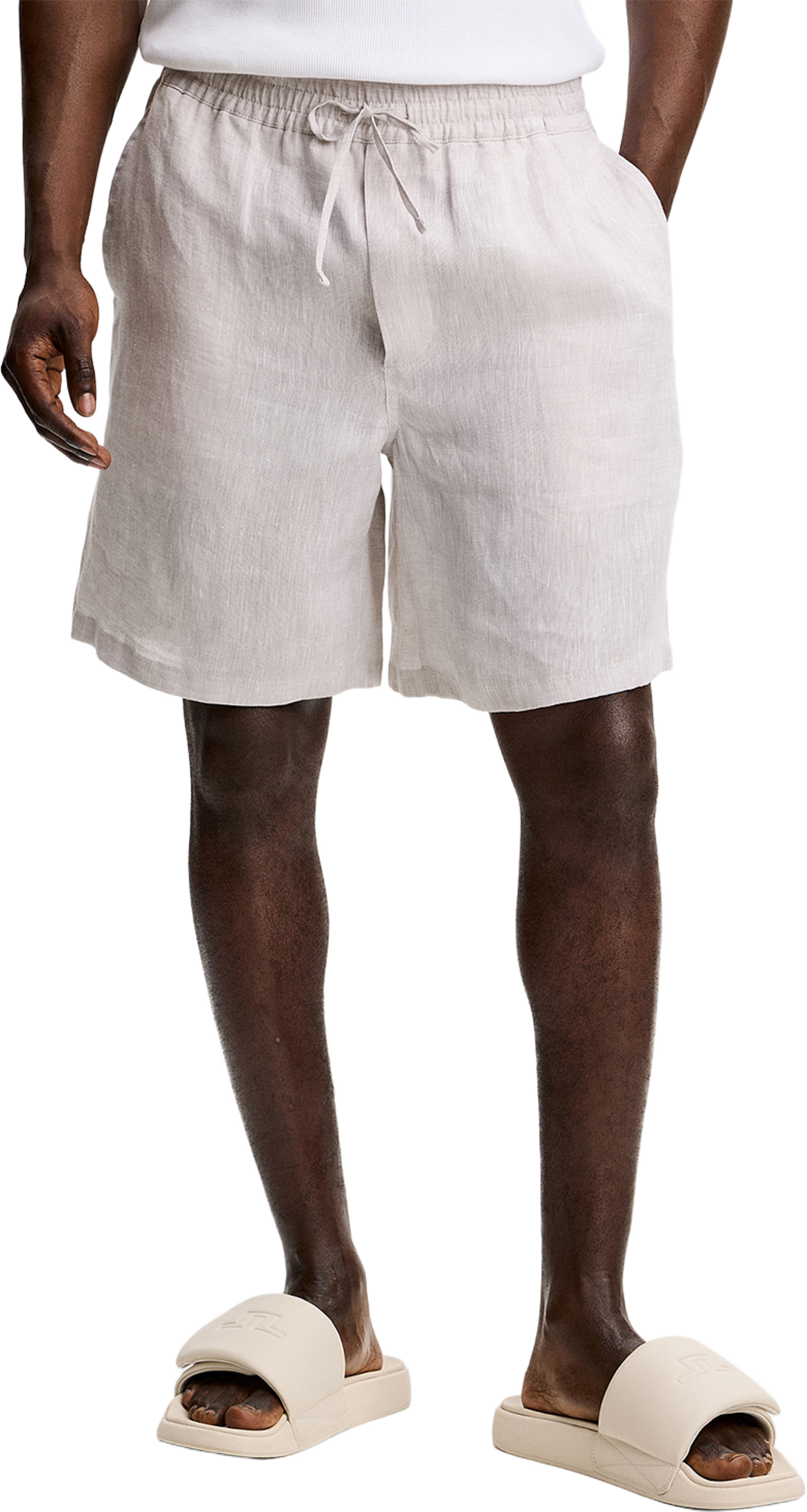 Joff Linen Shorts, från J.Lindeberg, i färgen Moonbeam. Klicka för att öppna bilden i stort format