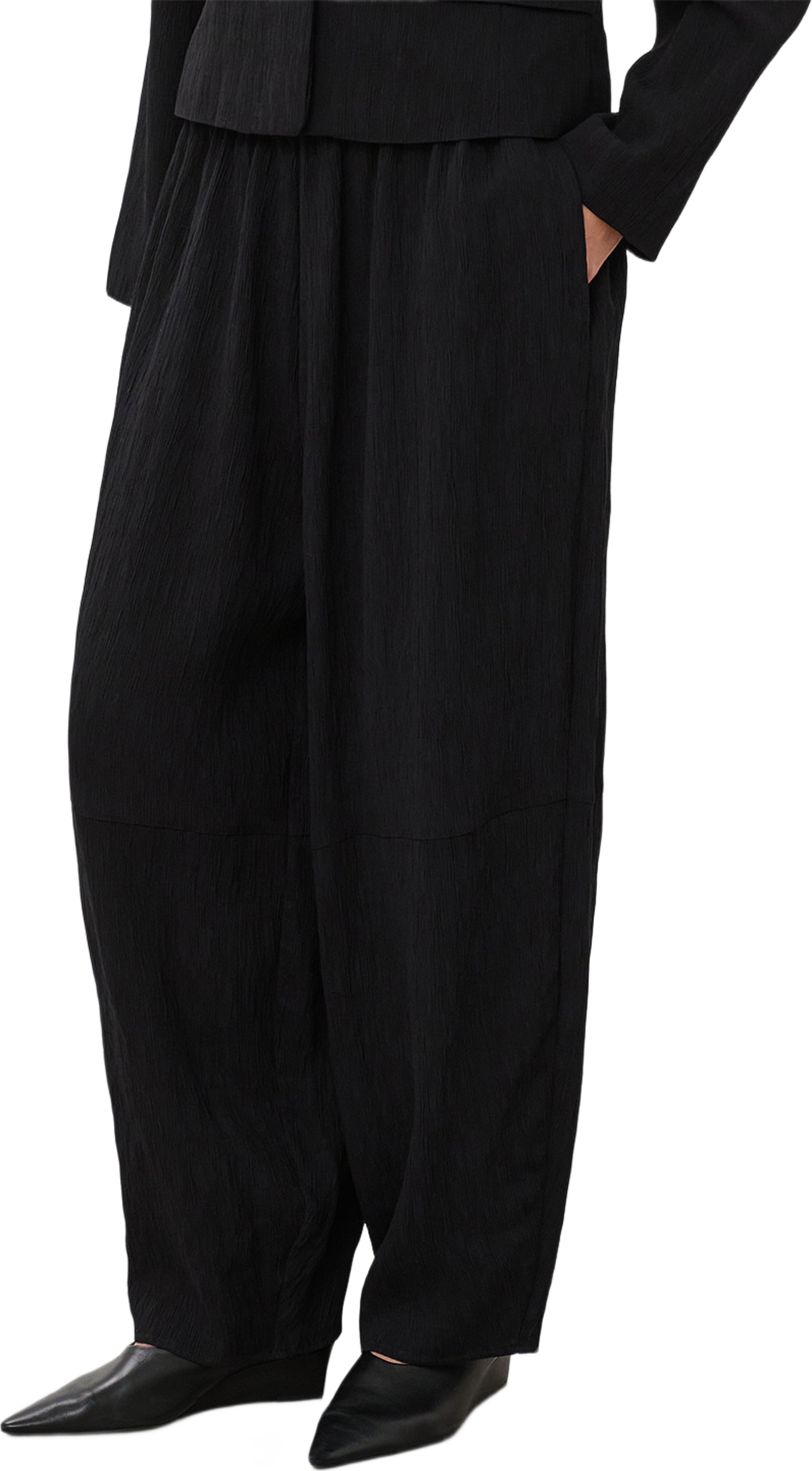 SLCevilla Pants, från Soaked In Luxury, i färgen Black. Klicka för att öppna bilden i stort format