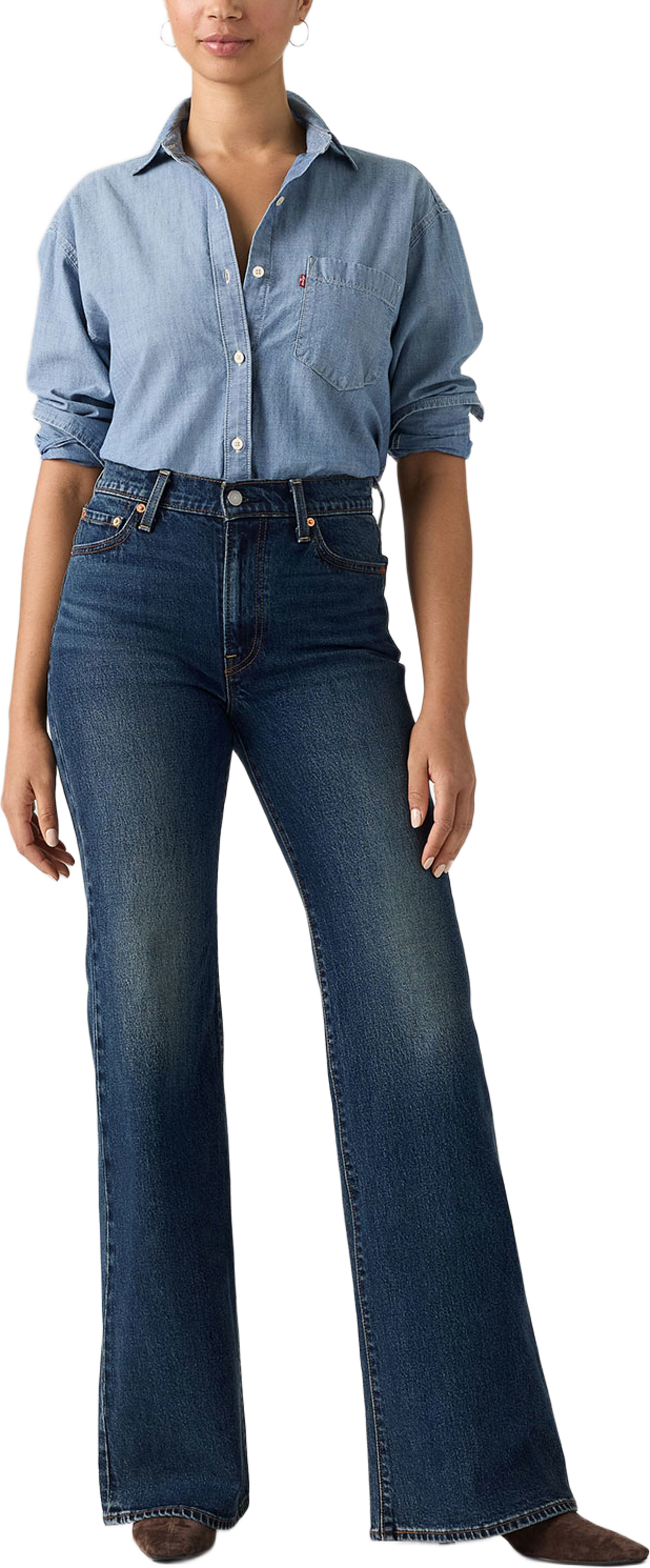 Ribcage Flare Jeans, från Levi's, i färgen Med Indigo - Worn In. Klicka för att öppna bilden i stort format