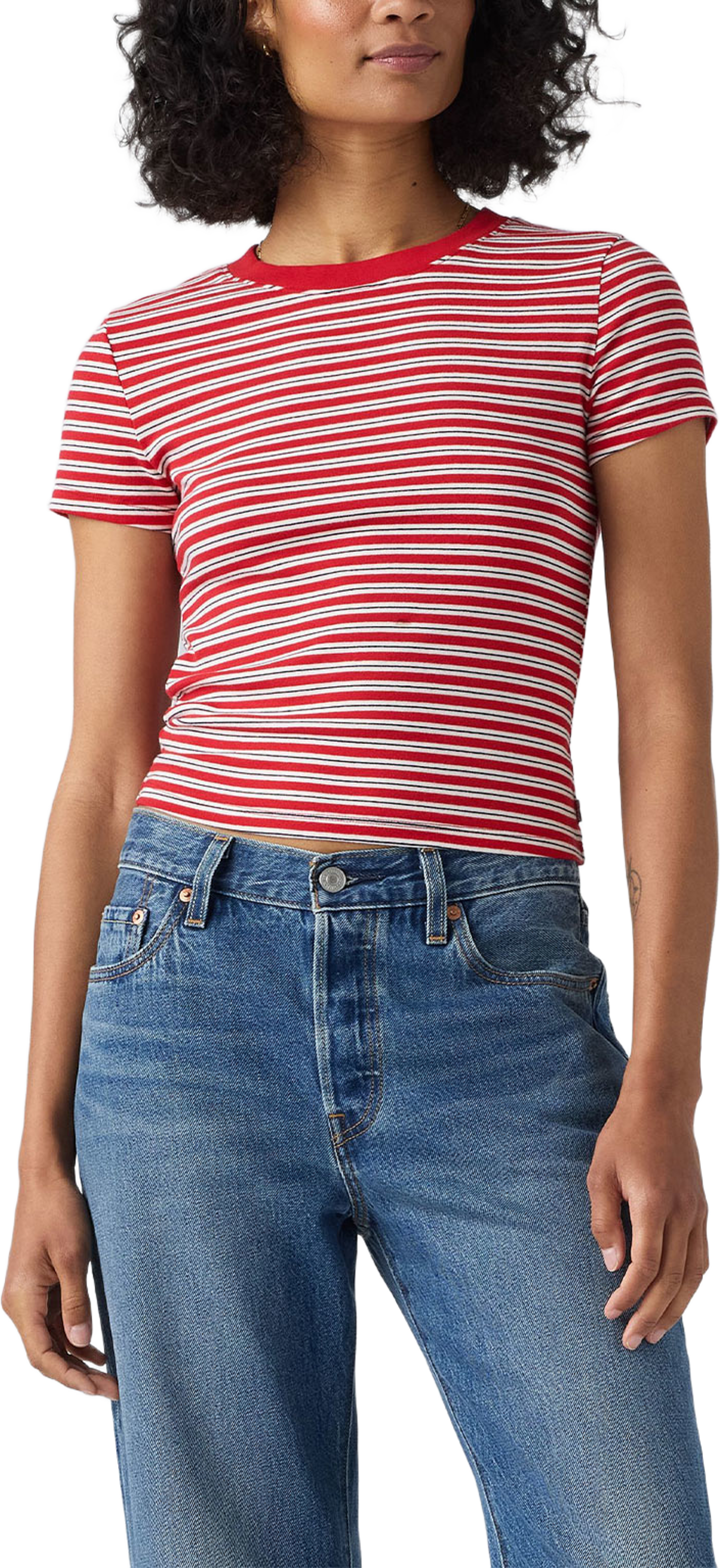 Essential Baby Tee, från Levi's, i färgen Reds. Klicka för att öppna bilden i stort format