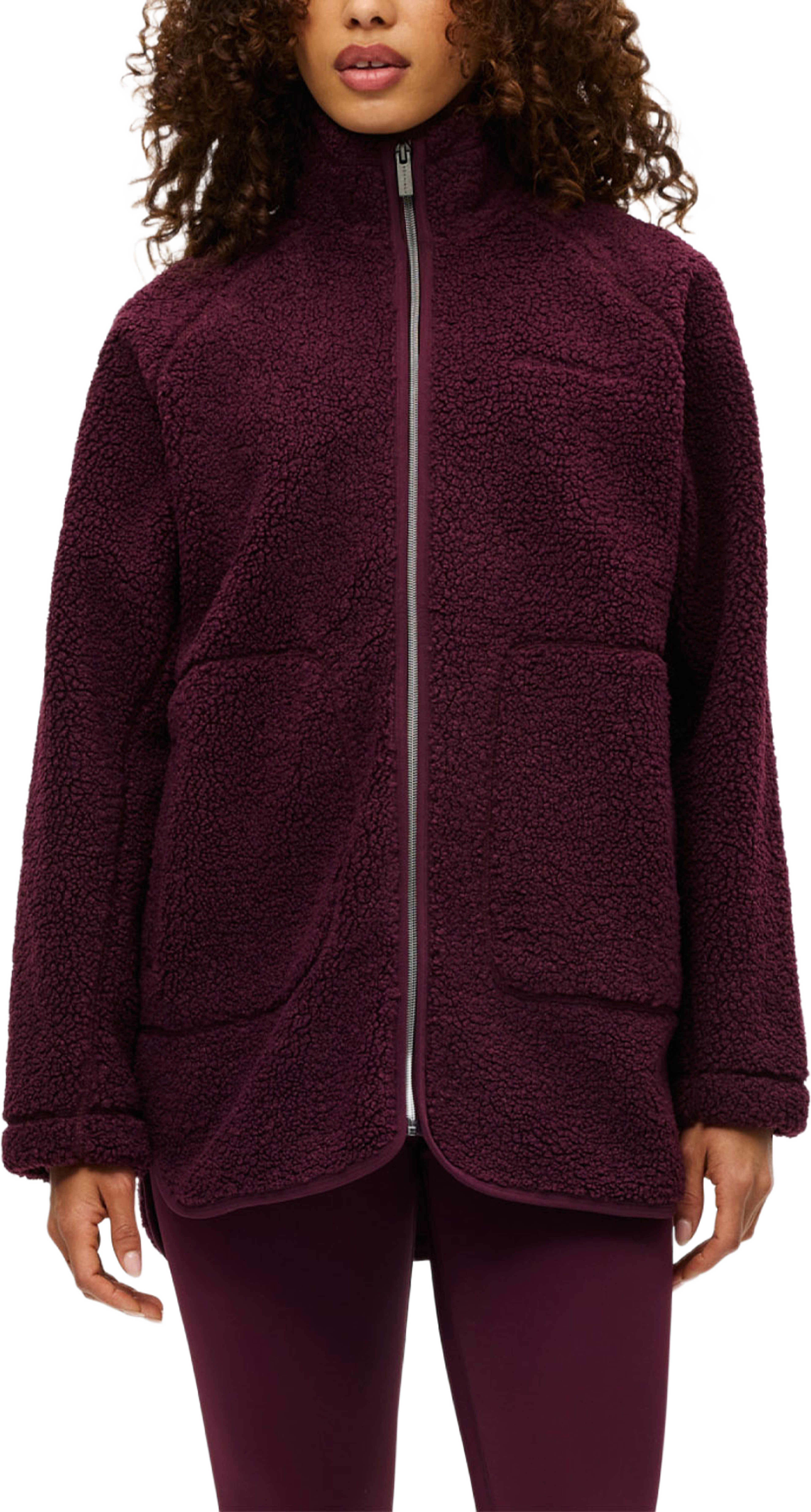 Cloud Pile Jacket, från Röhnisch, i färgen Winetasting. Klicka för att öppna bilden i stort format