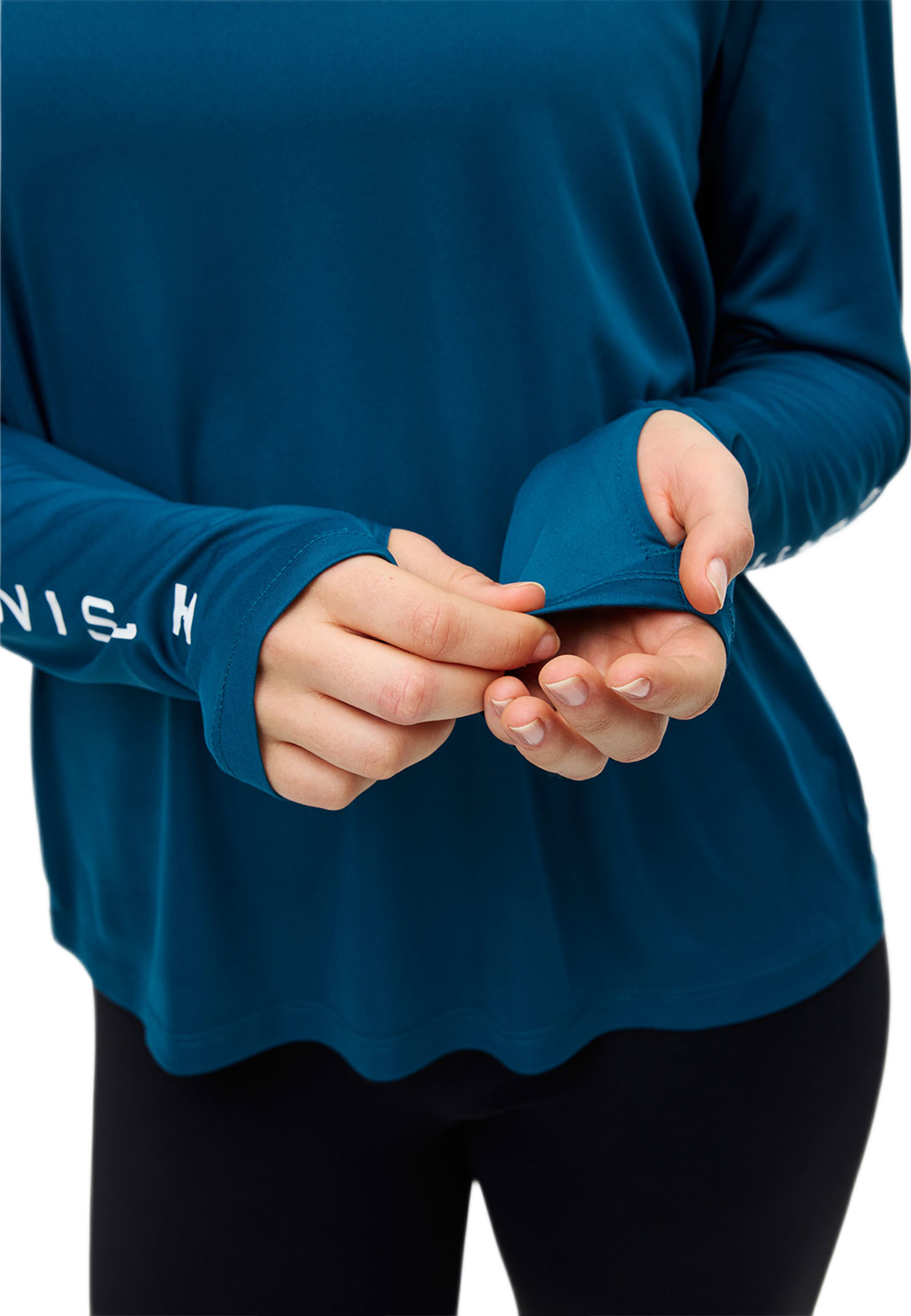 Team Logo Long Sleeve, från Röhnisch, i färgen Legion Blue. Klicka för att öppna bilden i stort format