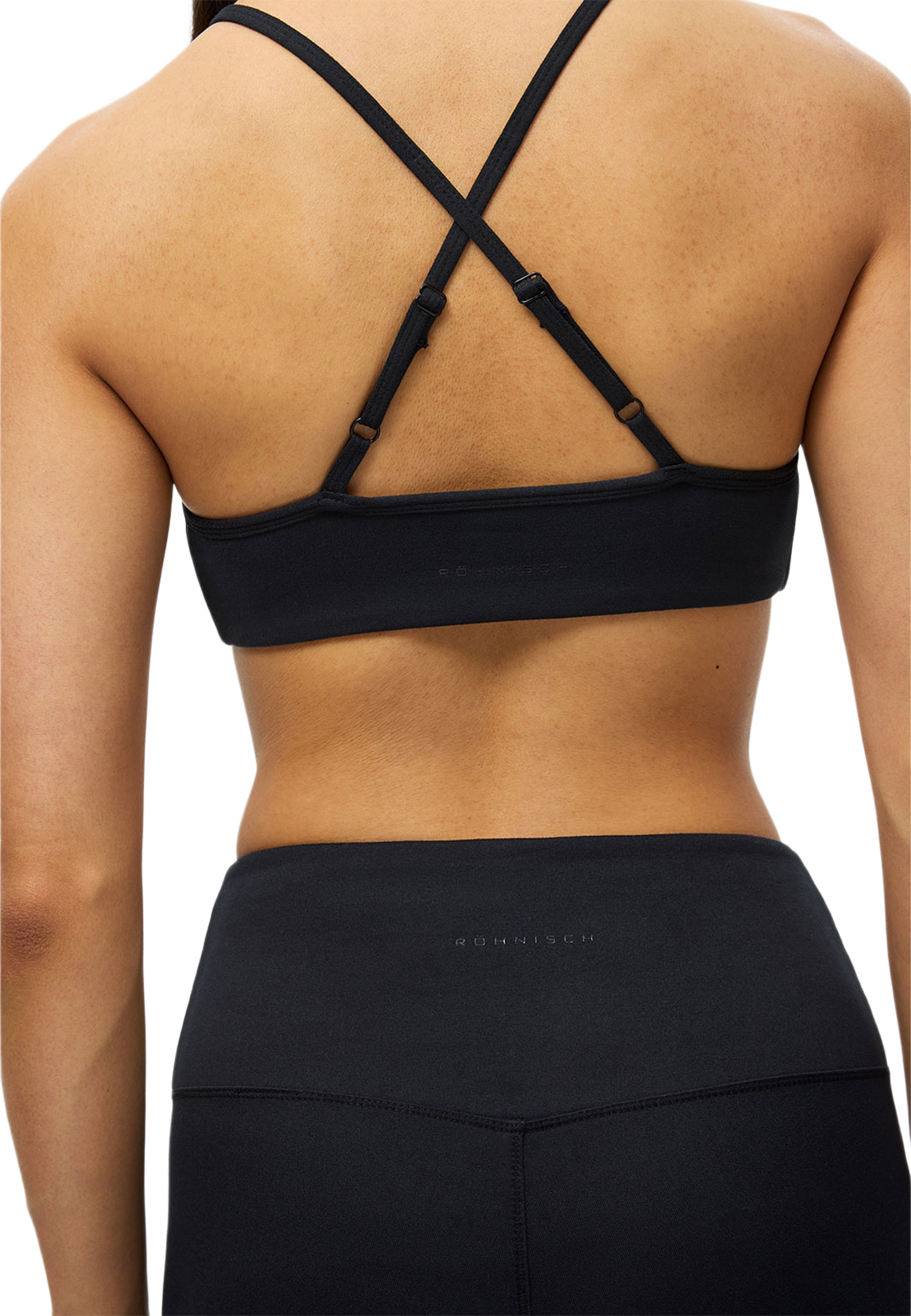 Smoothflex Strap Sportsbra, från Röhnisch, i färgen Black. Klicka för att öppna bilden i stort format
