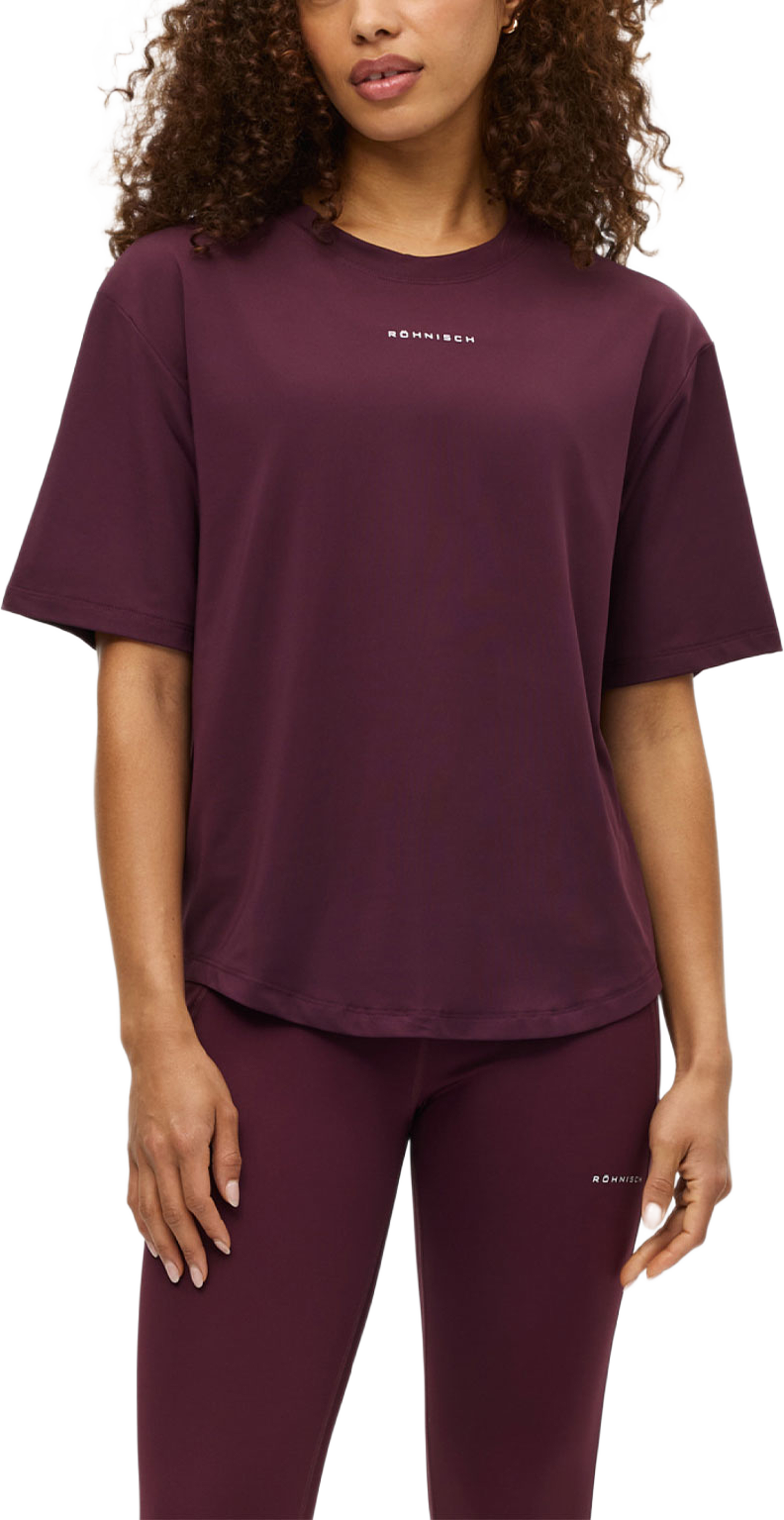 Enduro Relaxed Tee, från Röhnisch, i färgen Winetasting. Klicka för att öppna bilden i stort format