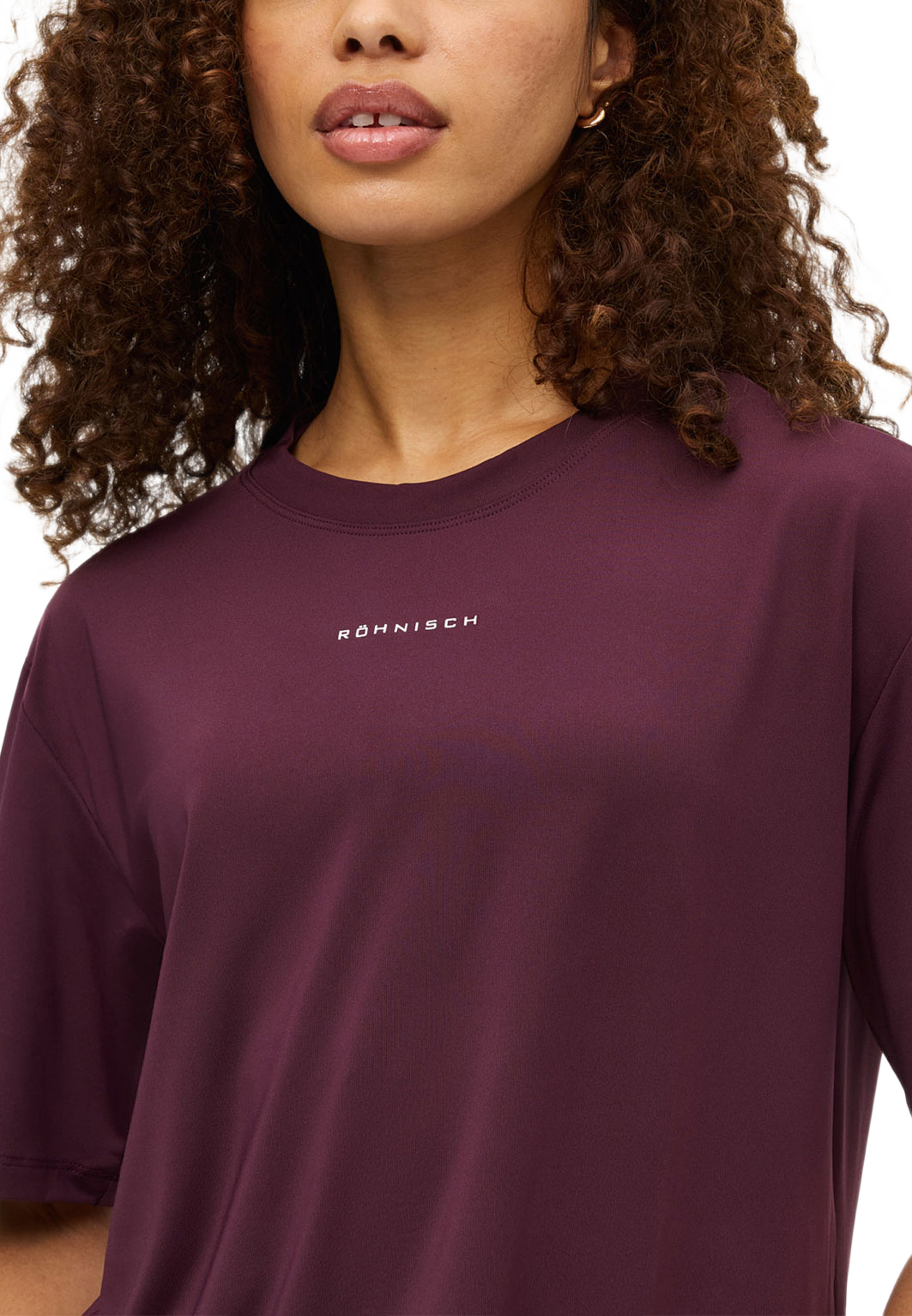 Enduro Relaxed Tee, från Röhnisch, i färgen Winetasting. Klicka för att öppna bilden i stort format