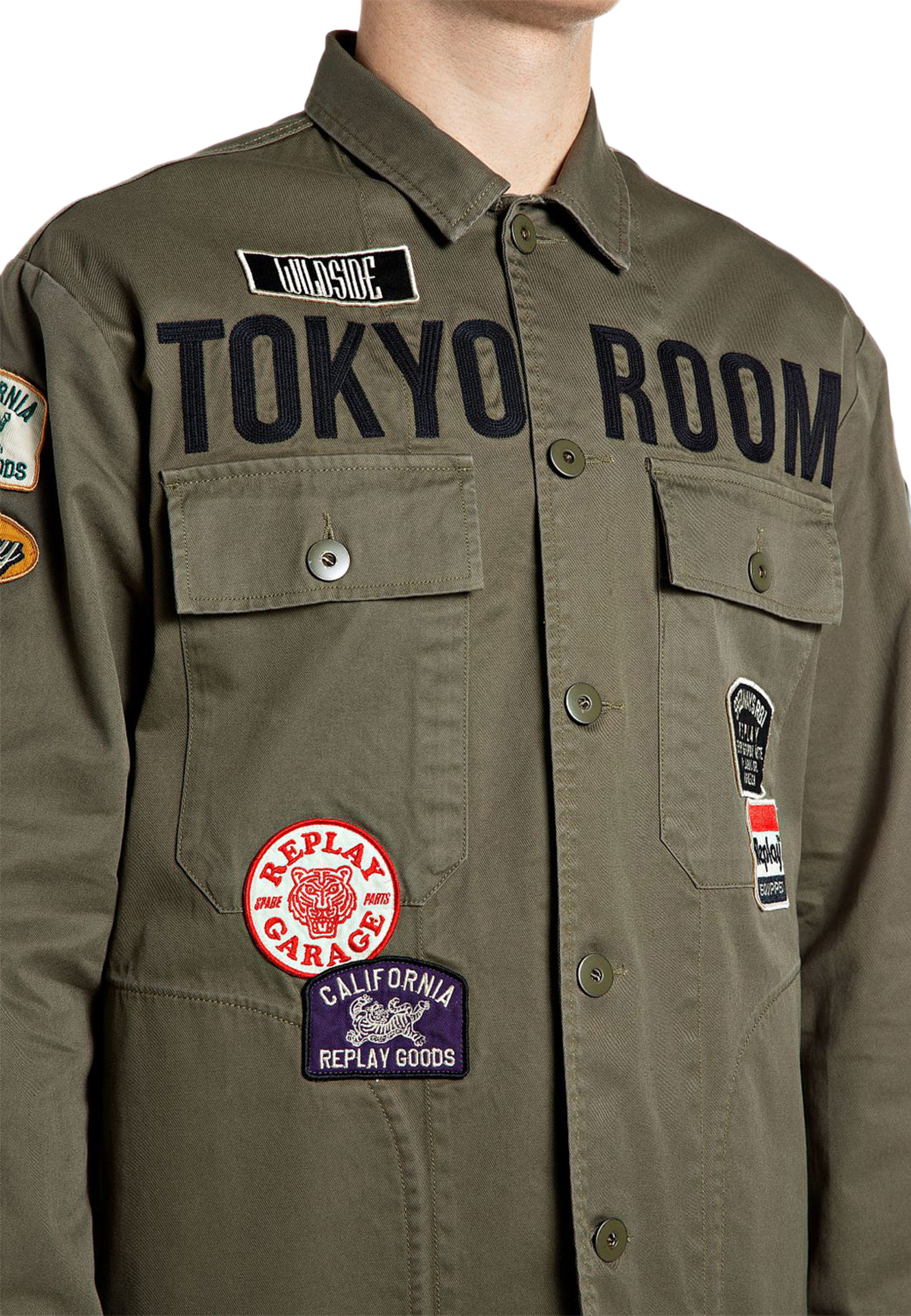 Military Jacket with Patches, från Replay, i färgen Ivy Green. Klicka för att öppna bilden i stort format