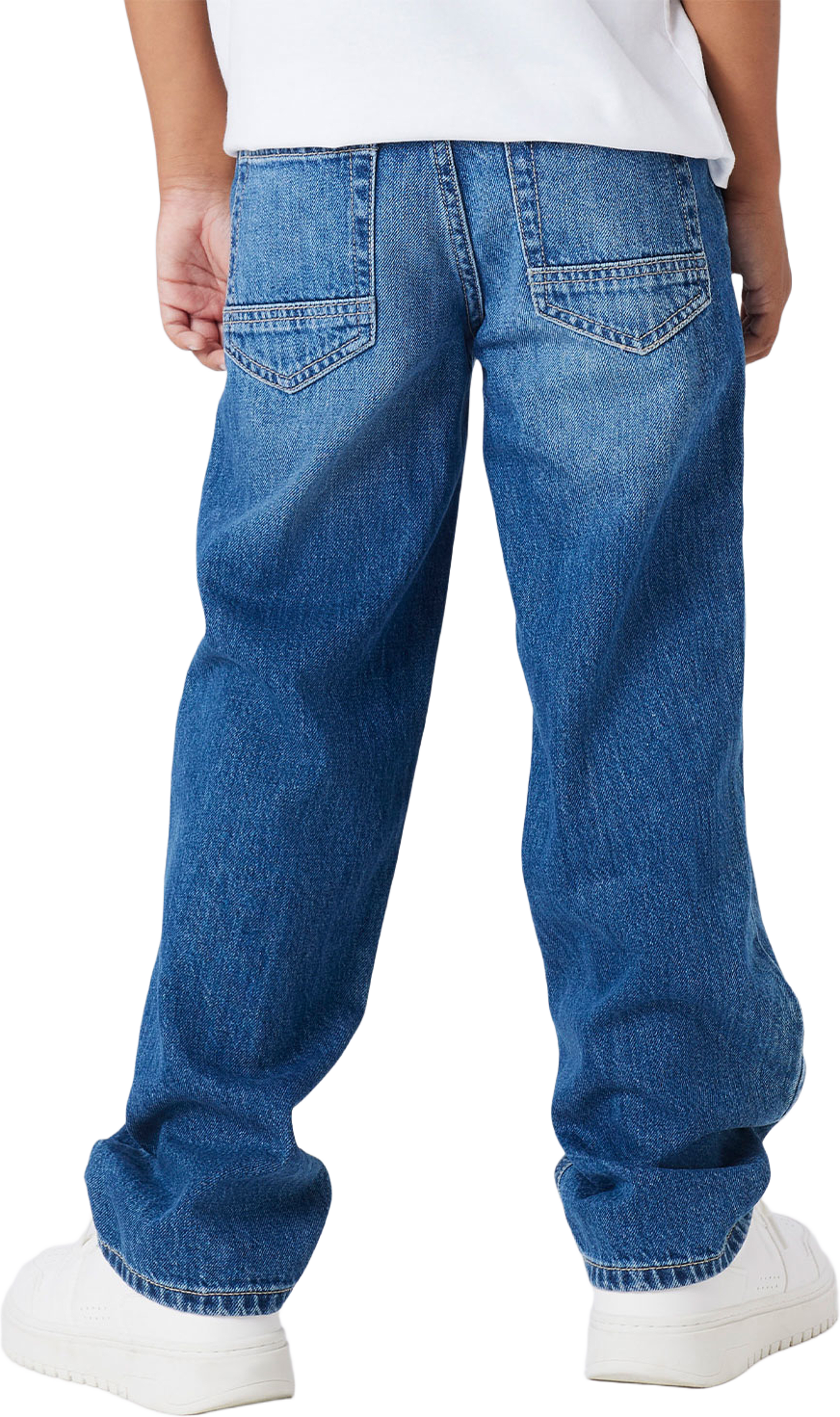 NKMRYAN STRAIGHT JEANS 5950-DM, från Name It, i färgen Medium Blue Denim. Klicka för att öppna bilden i stort format