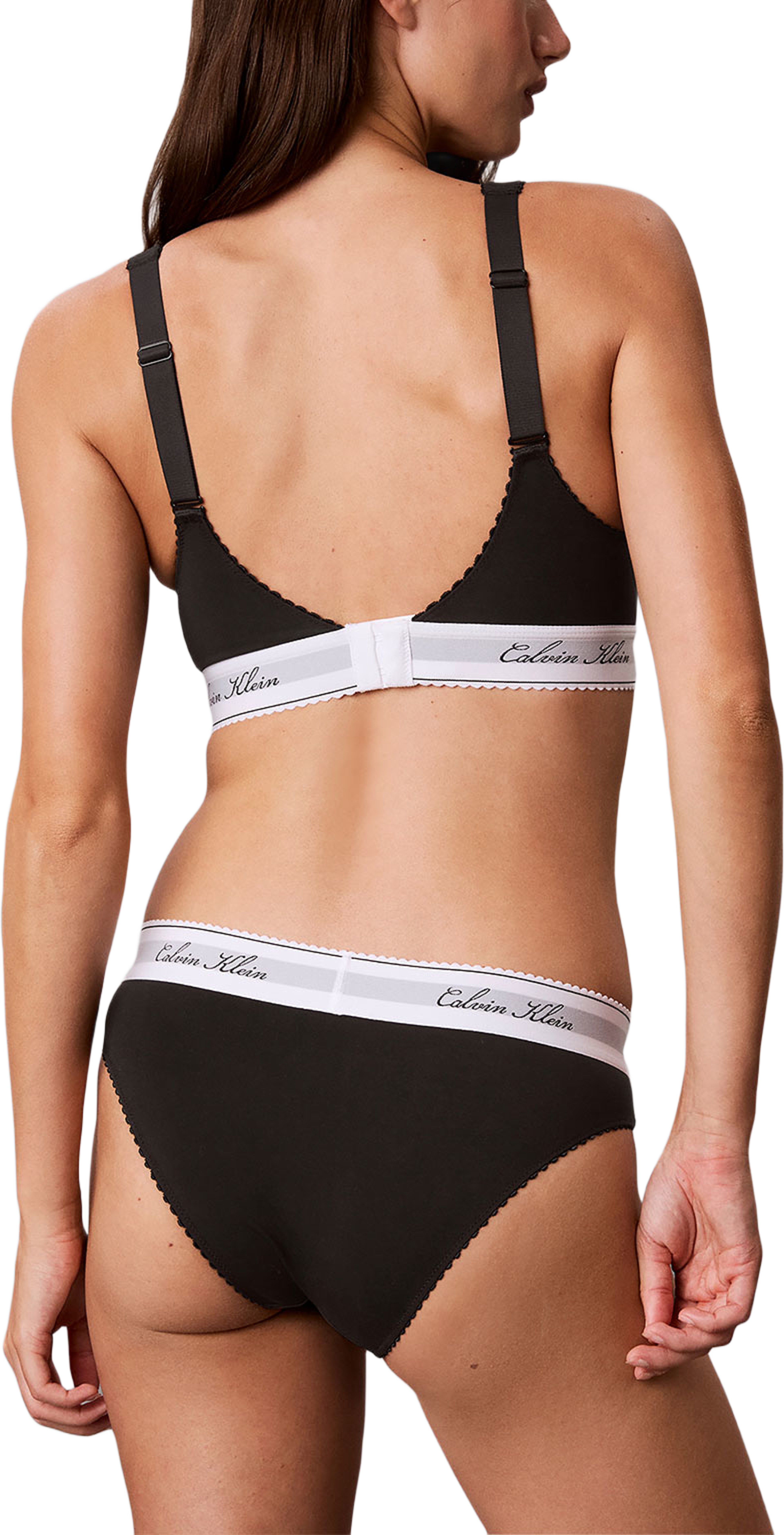 Stringtrosa, från Calvin Klein, i färgen Black. Klicka för att öppna bilden i stort format