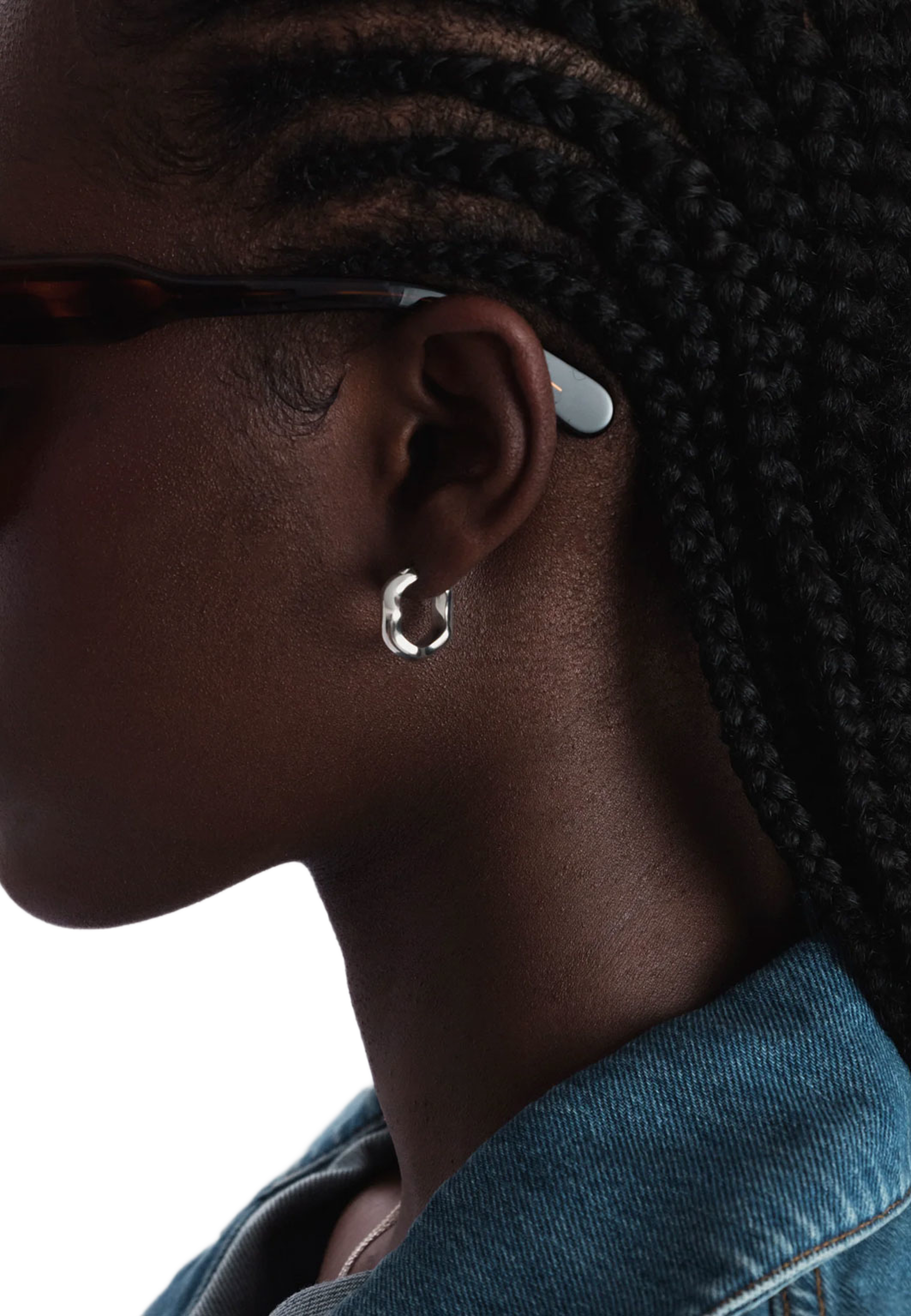 Bolded Wavy Earrings Shiny, från Syster P, i färgen Silver. Klicka för att öppna bilden i stort format