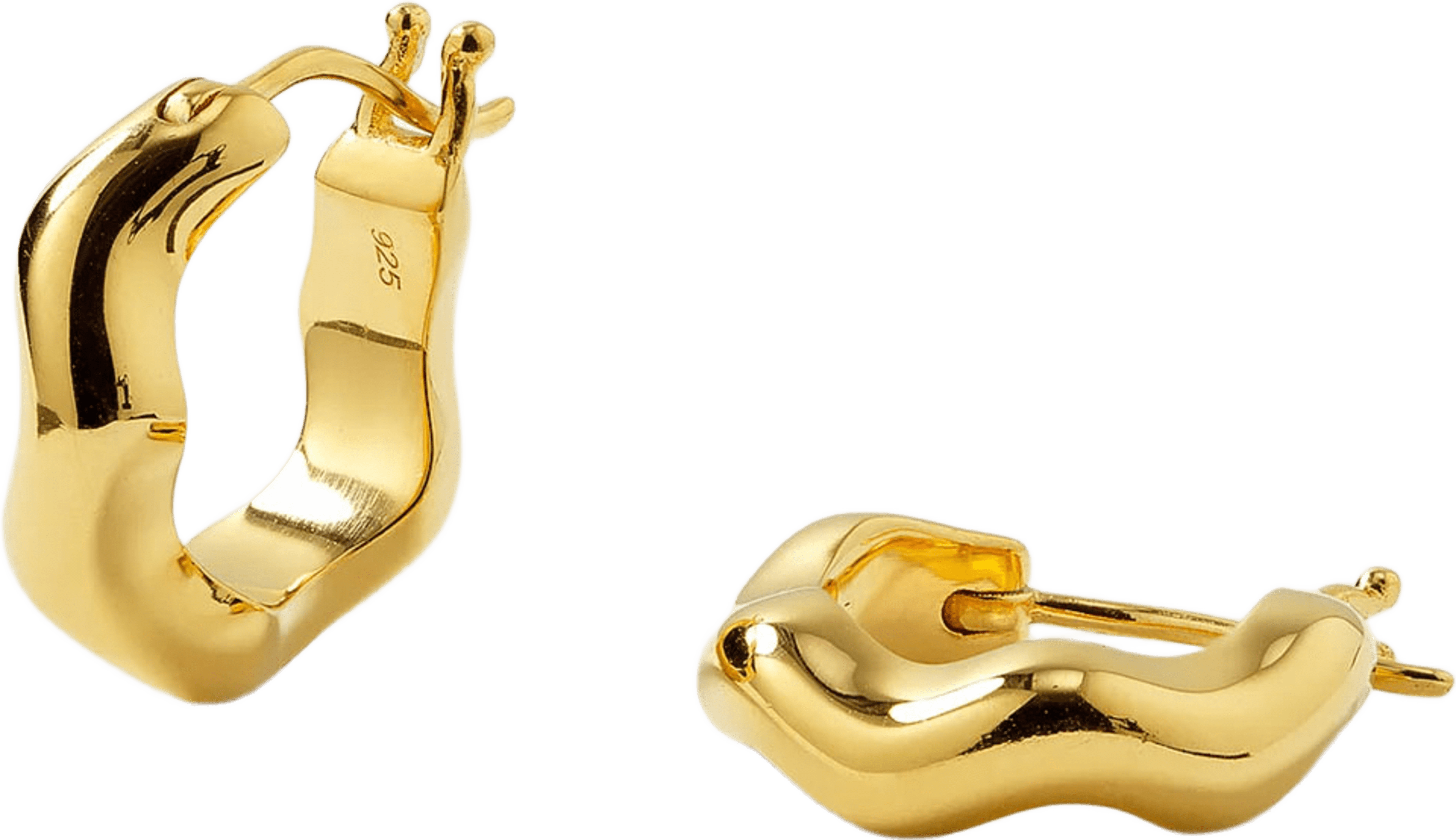 Bolded Wavy Earrings Shiny, från Syster P, i färgen Gold. Klicka för att öppna bilden i stort format