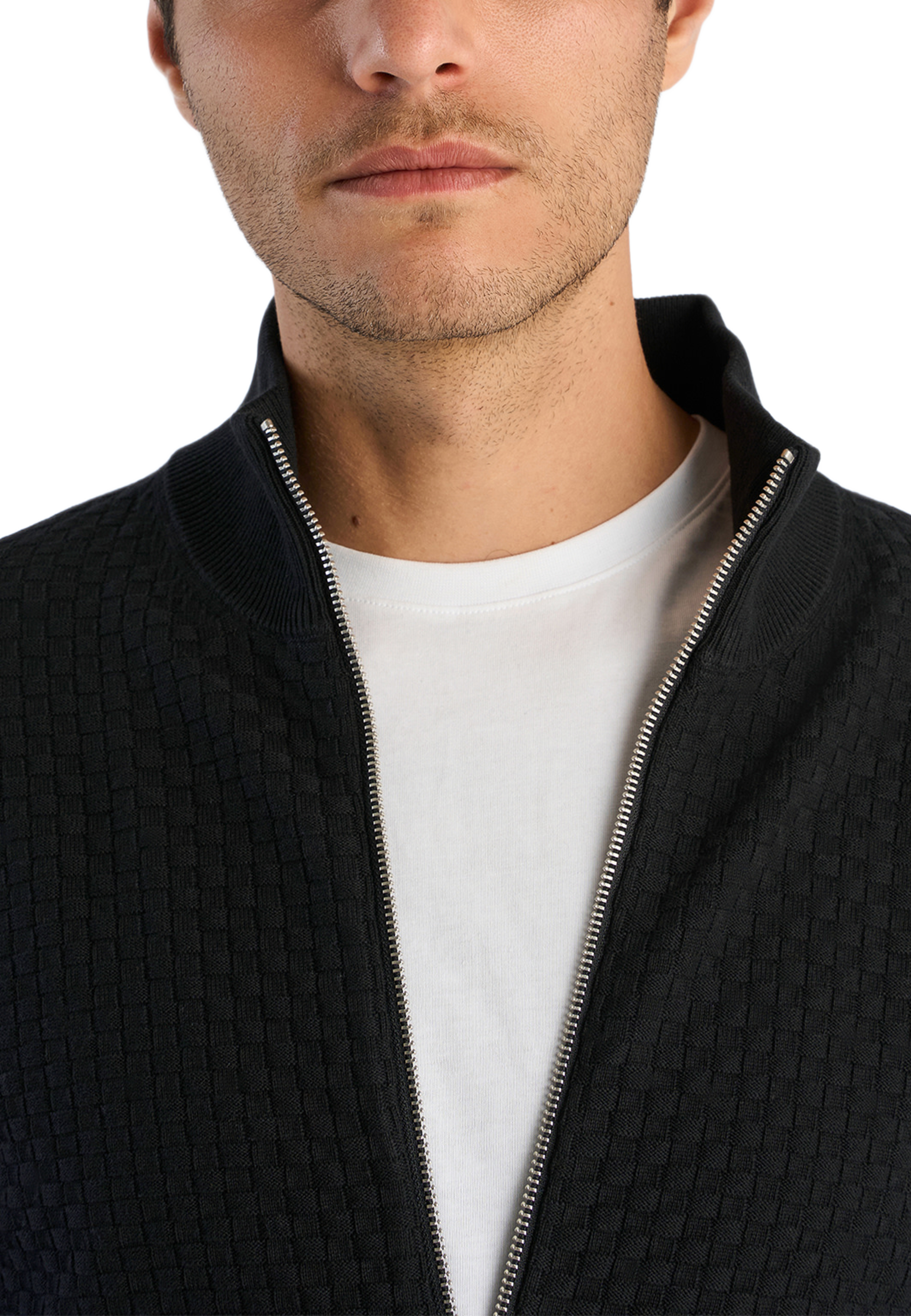 Cardigan, från Lindbergh, i färgen Black. Klicka för att öppna bilden i stort format