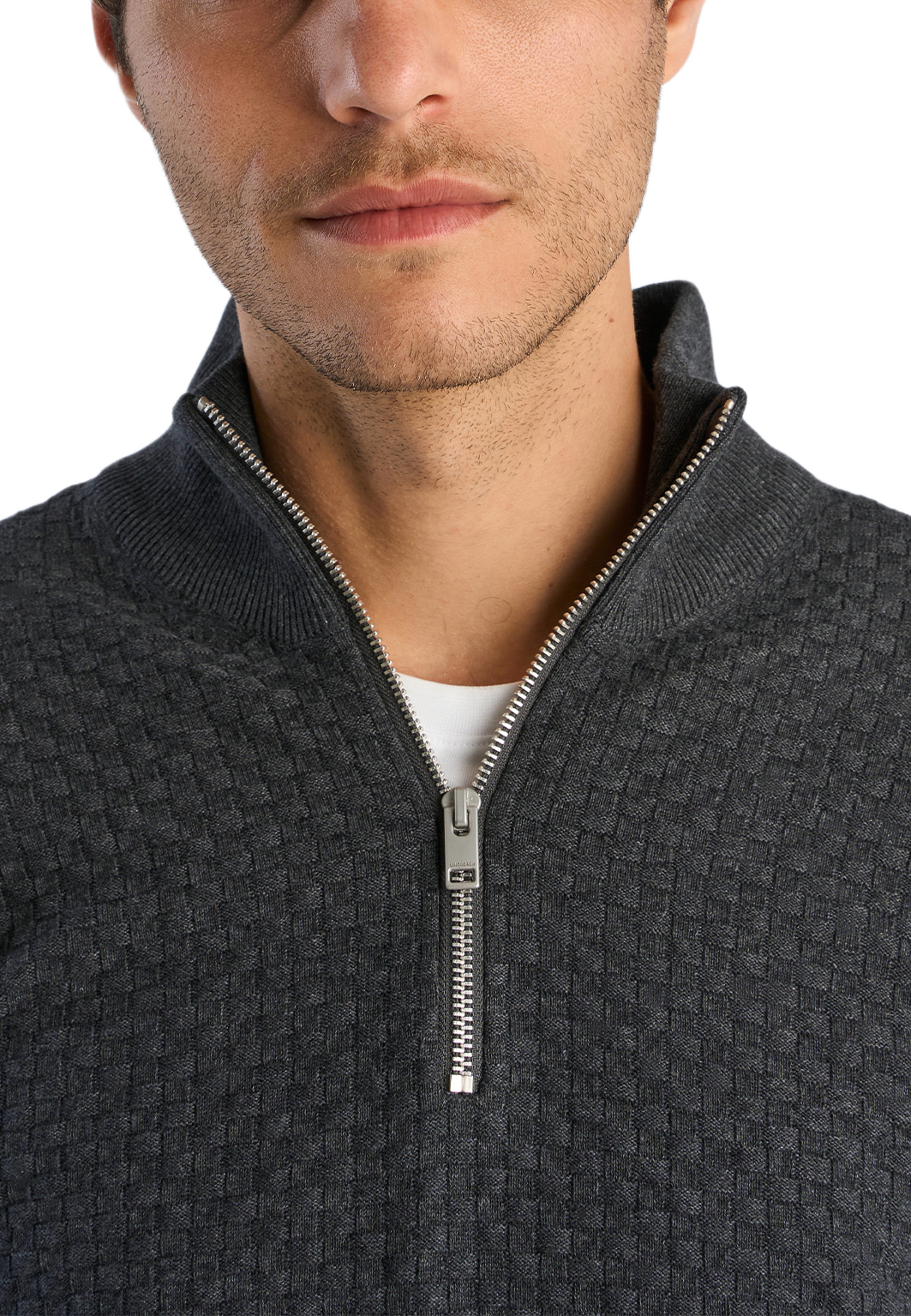 Structure half zip, från Lindbergh, i färgen Charcoal. Klicka för att öppna bilden i stort format
