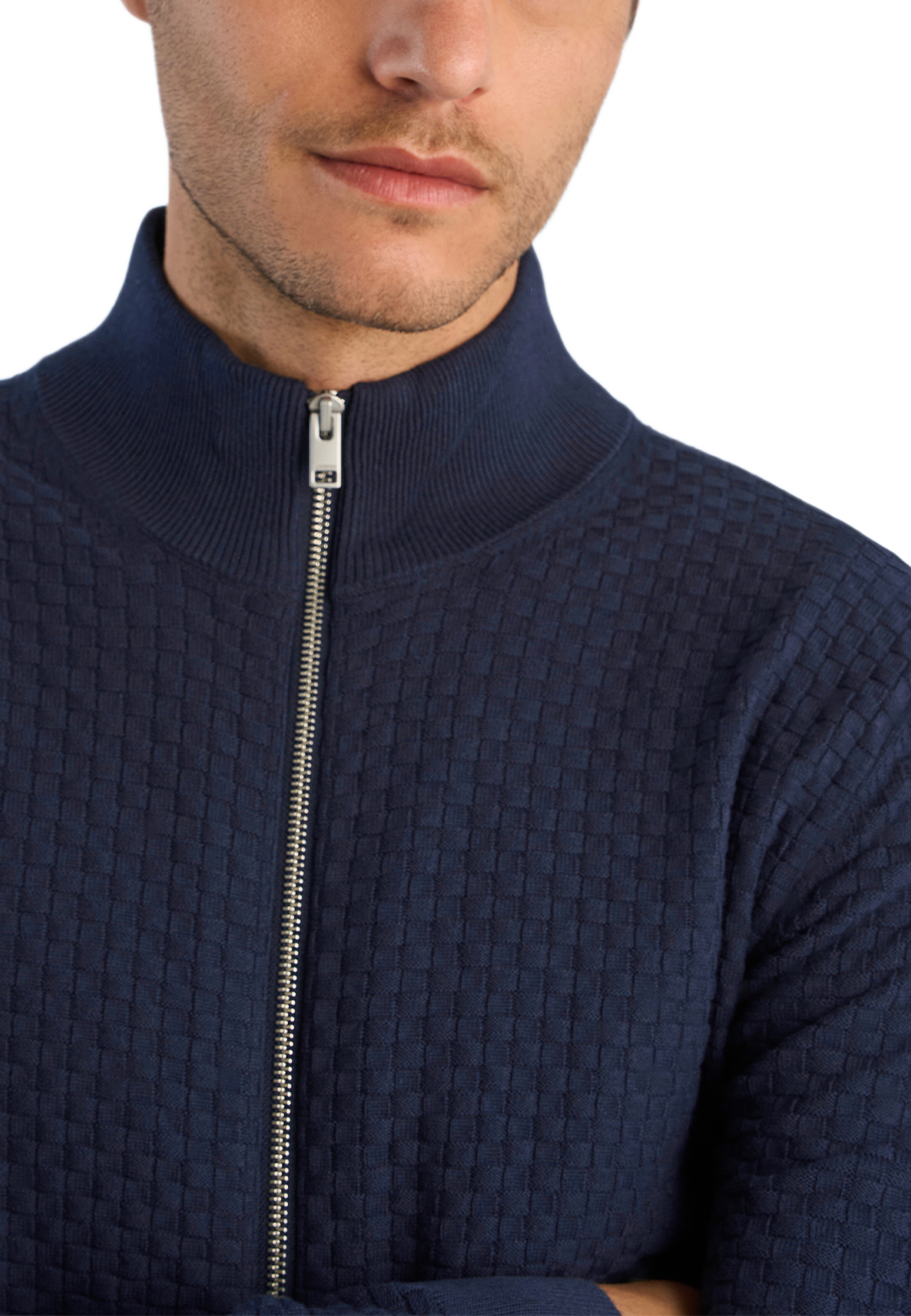 Cardigan, från Lindbergh, i färgen Navy. Klicka för att öppna bilden i stort format