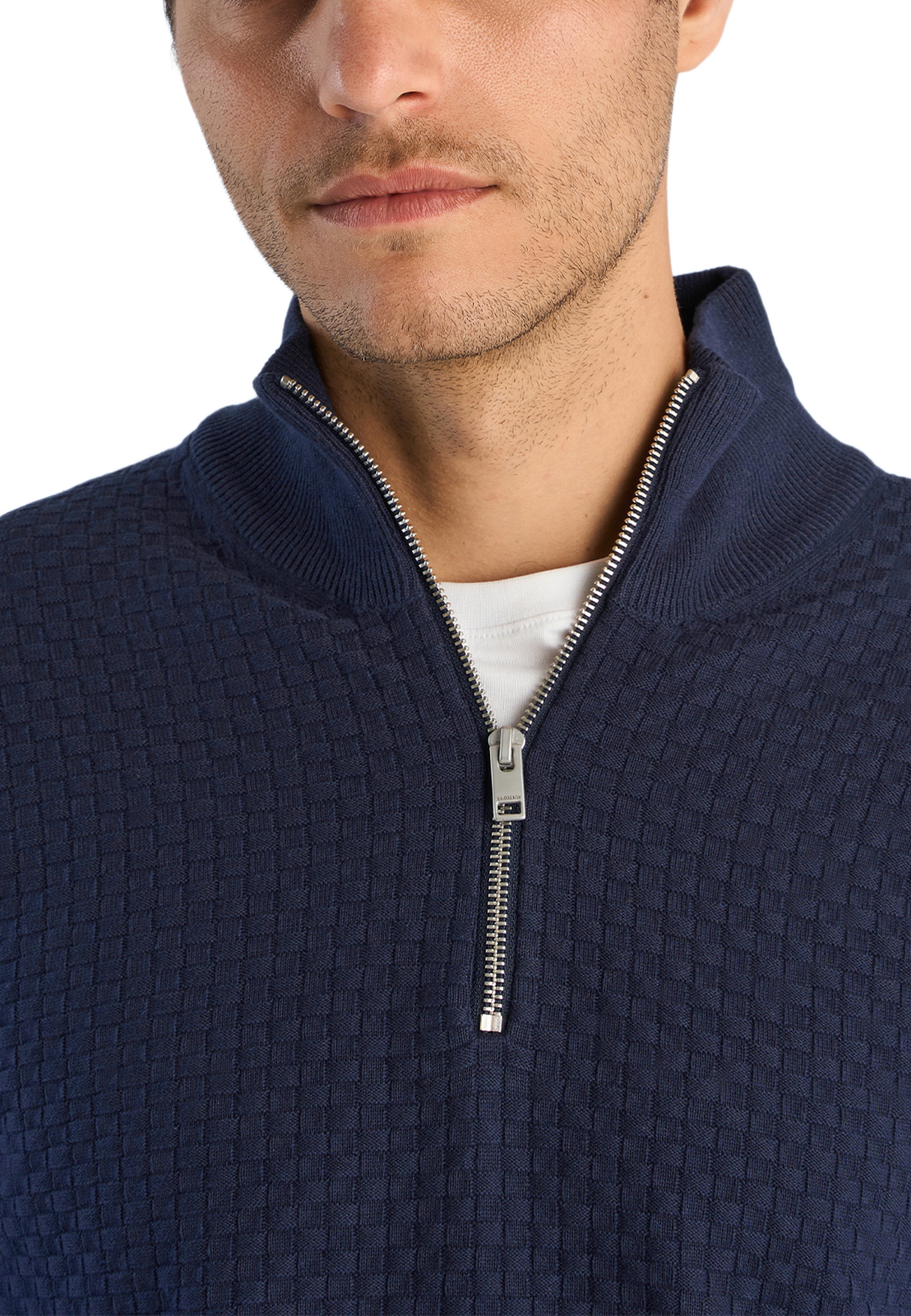 Structure half zip, från Lindbergh, i färgen Navy. Klicka för att öppna bilden i stort format