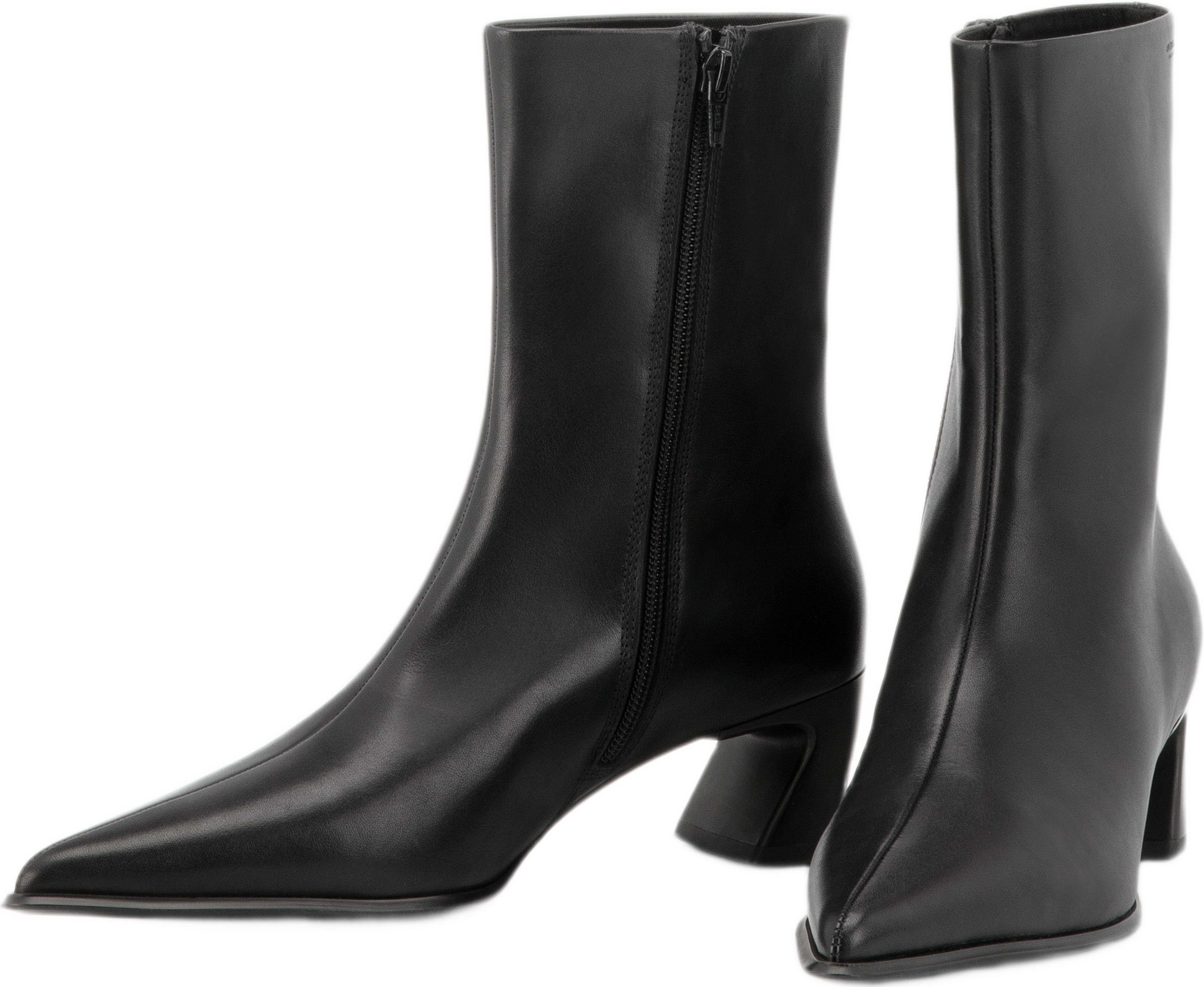 Ilona Boots Heel Classic, från Vagabond Shoemakers, i färgen Black. Klicka för att öppna bilden i stort format
