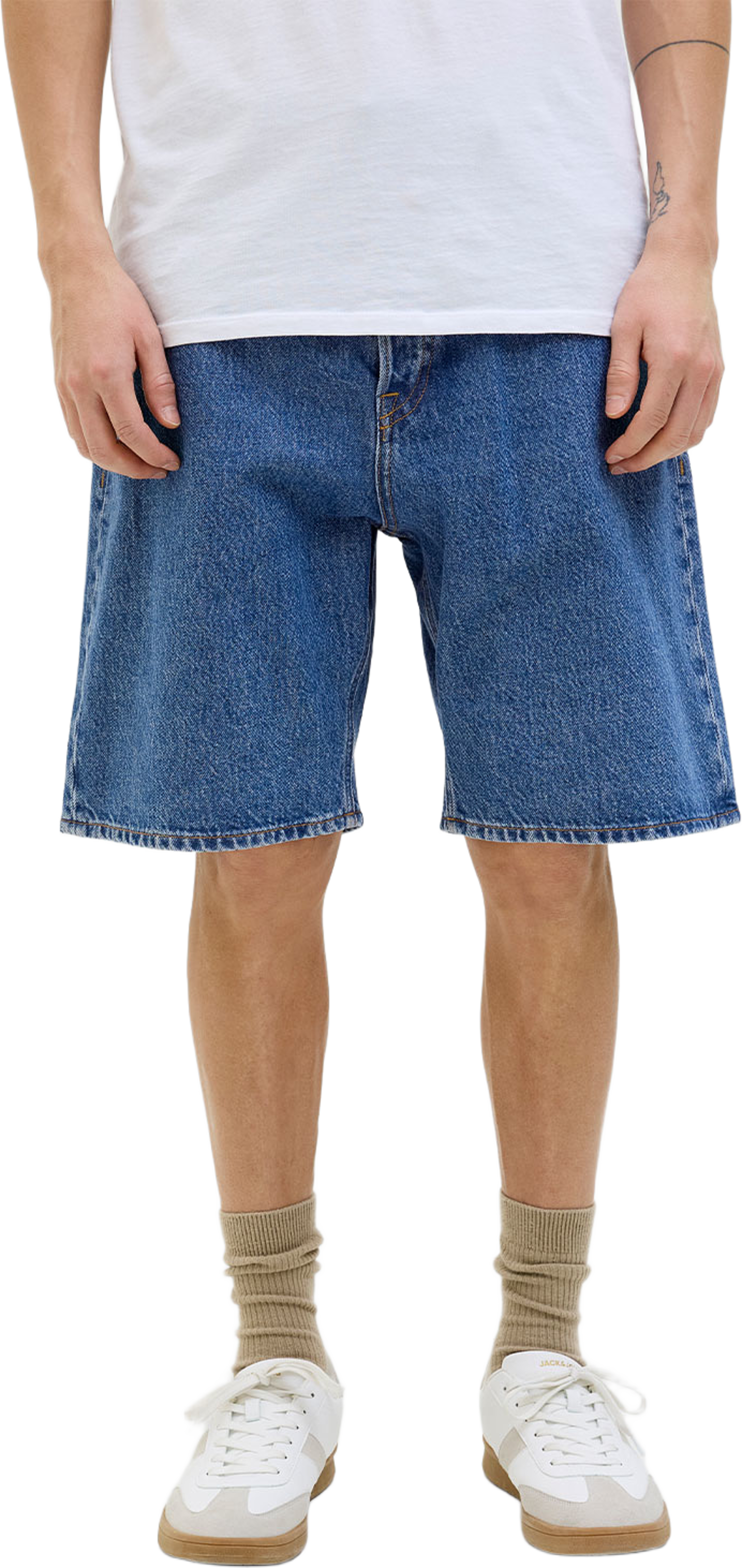 Alex Baggy Fit Shorts, från Jack & Jones, i färgen Blue Denim Sbd 301. Klicka för att öppna bilden i stort format