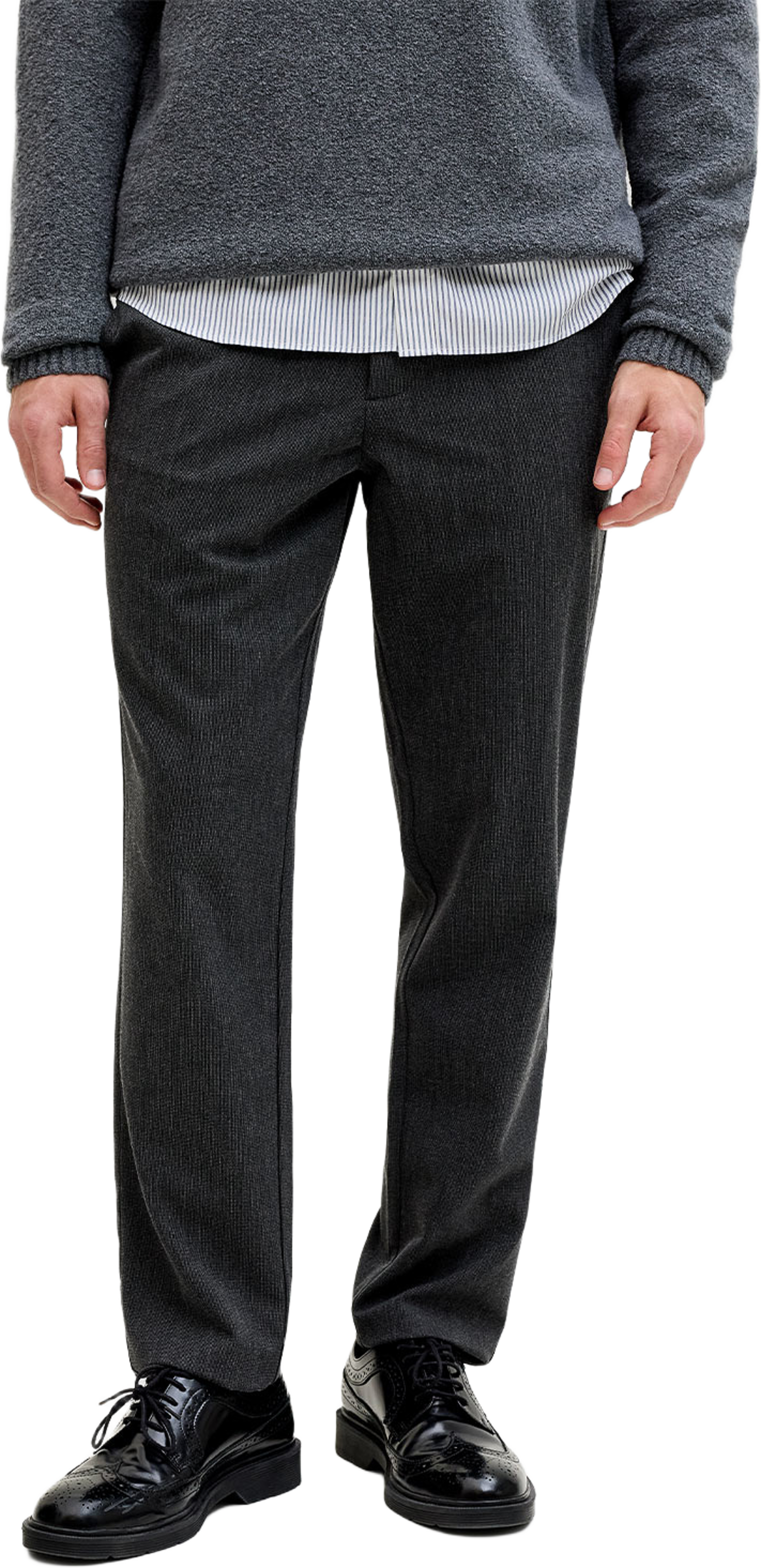 Ollie Connor Chino, från Jack & Jones, i färgen Dark Grey. Klicka för att öppna bilden i stort format
