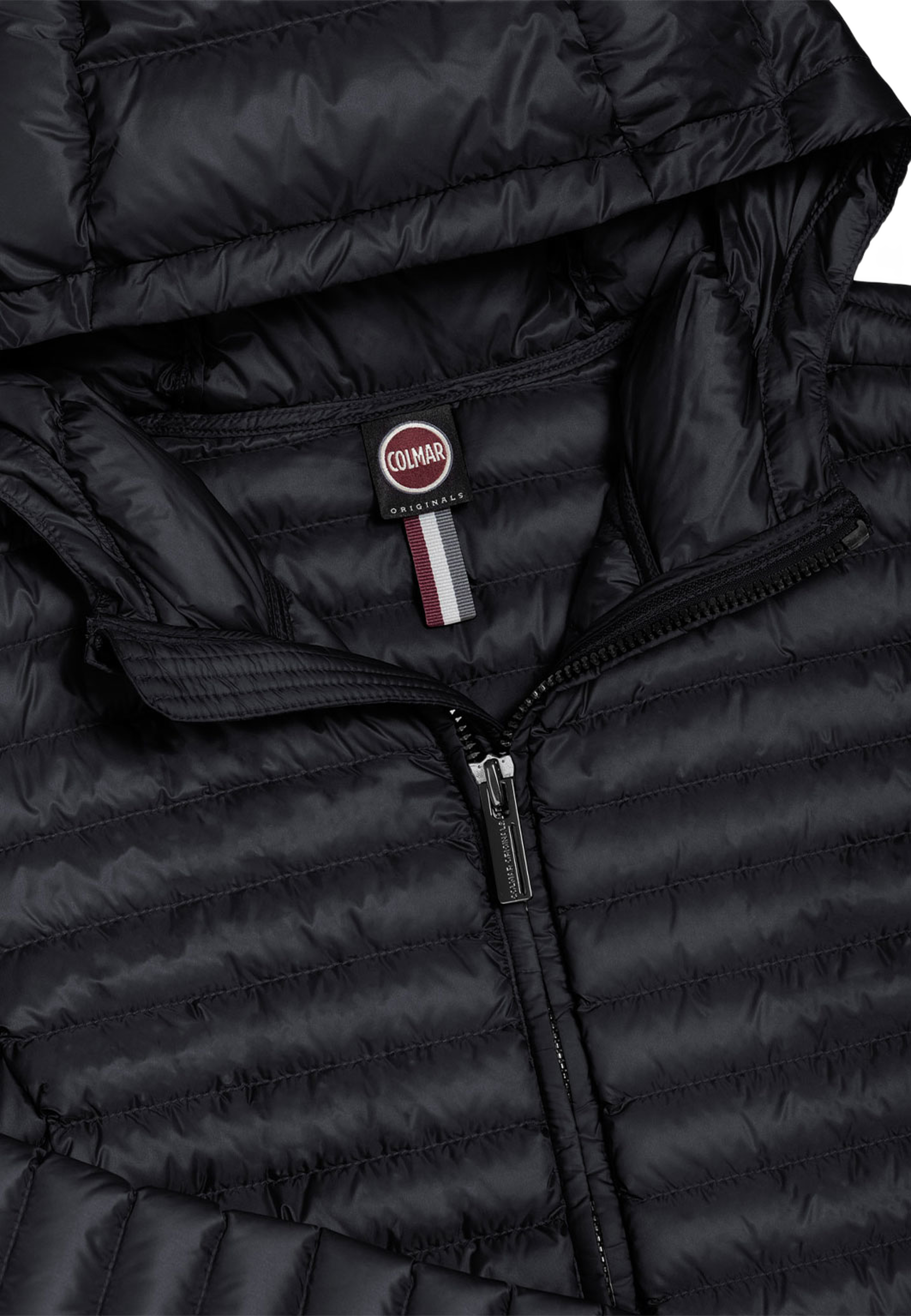 Light weight down jacket, från Colmar, i färgen Black. Klicka för att öppna bilden i stort format