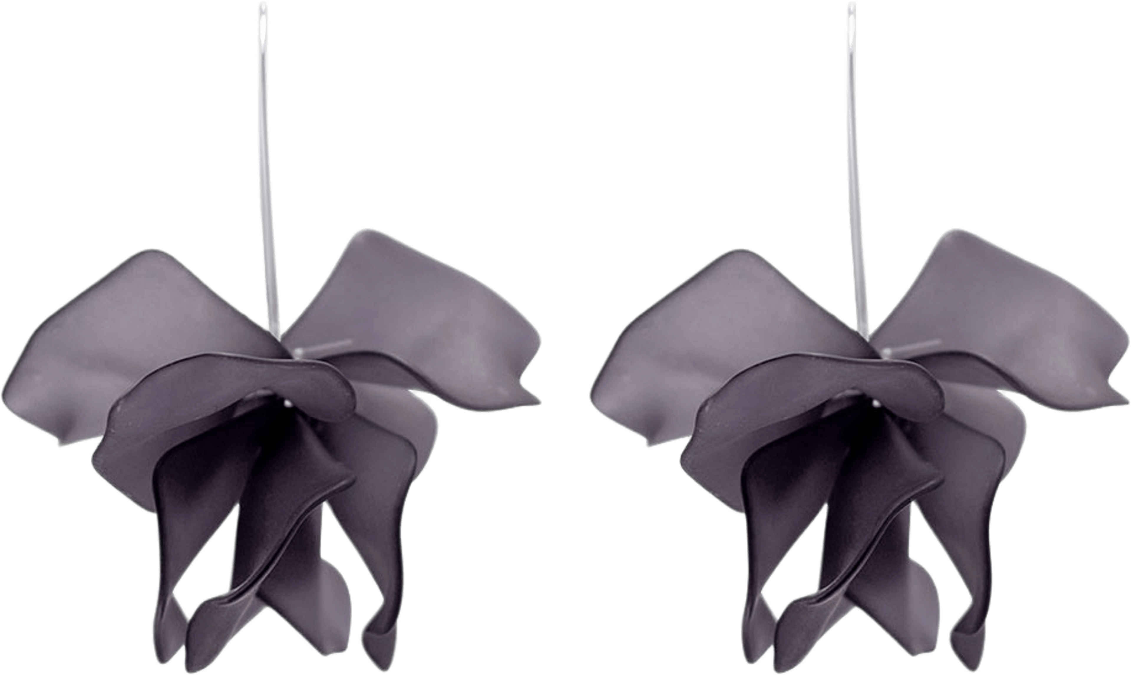 Petal Earrings, från WOS, i färgen Black. Klicka för att öppna bilden i stort format