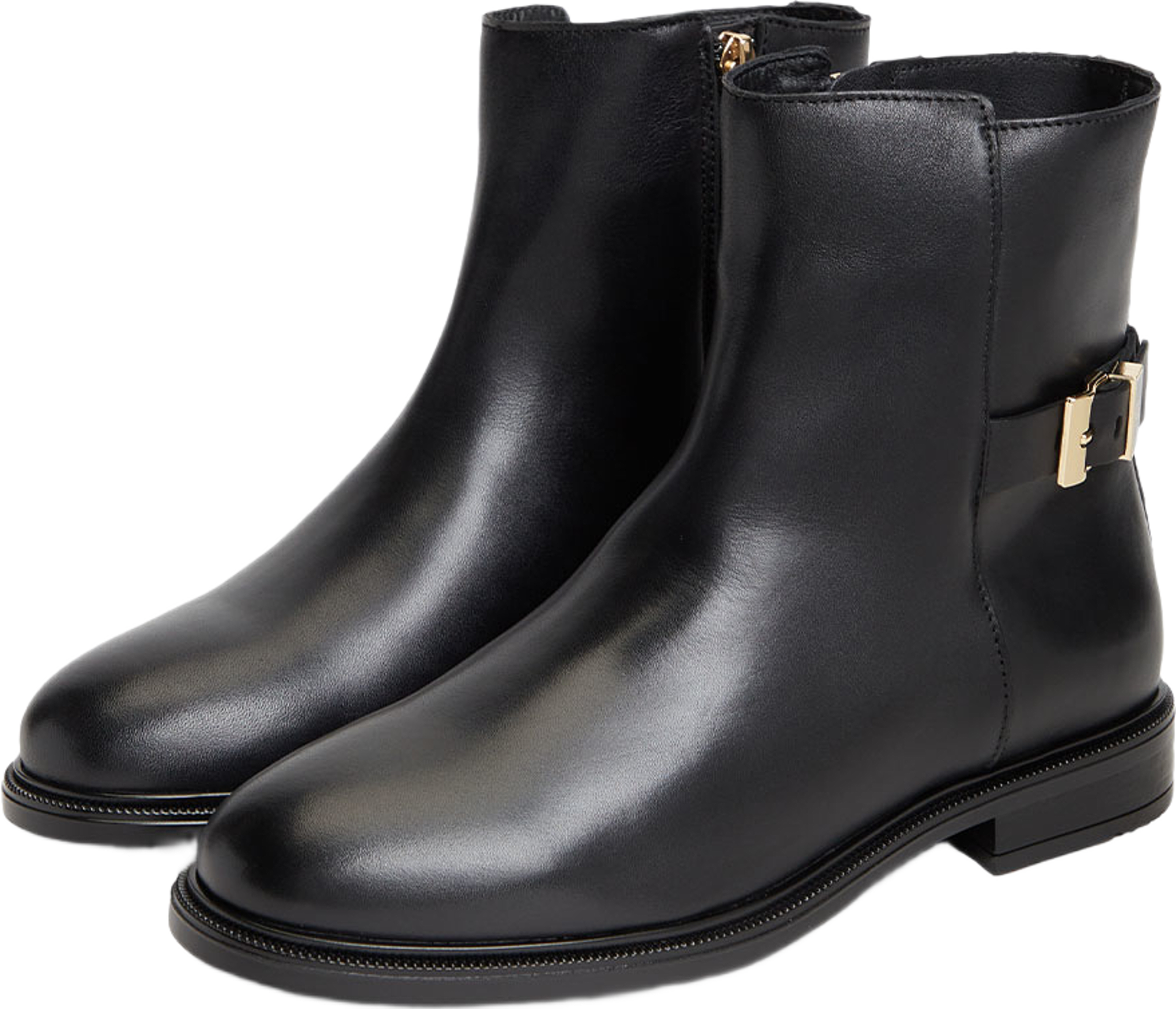 Buckle Leather Ankle Boot, från Tommy Hilfiger, i färgen Black. Klicka för att öppna bilden i stort format