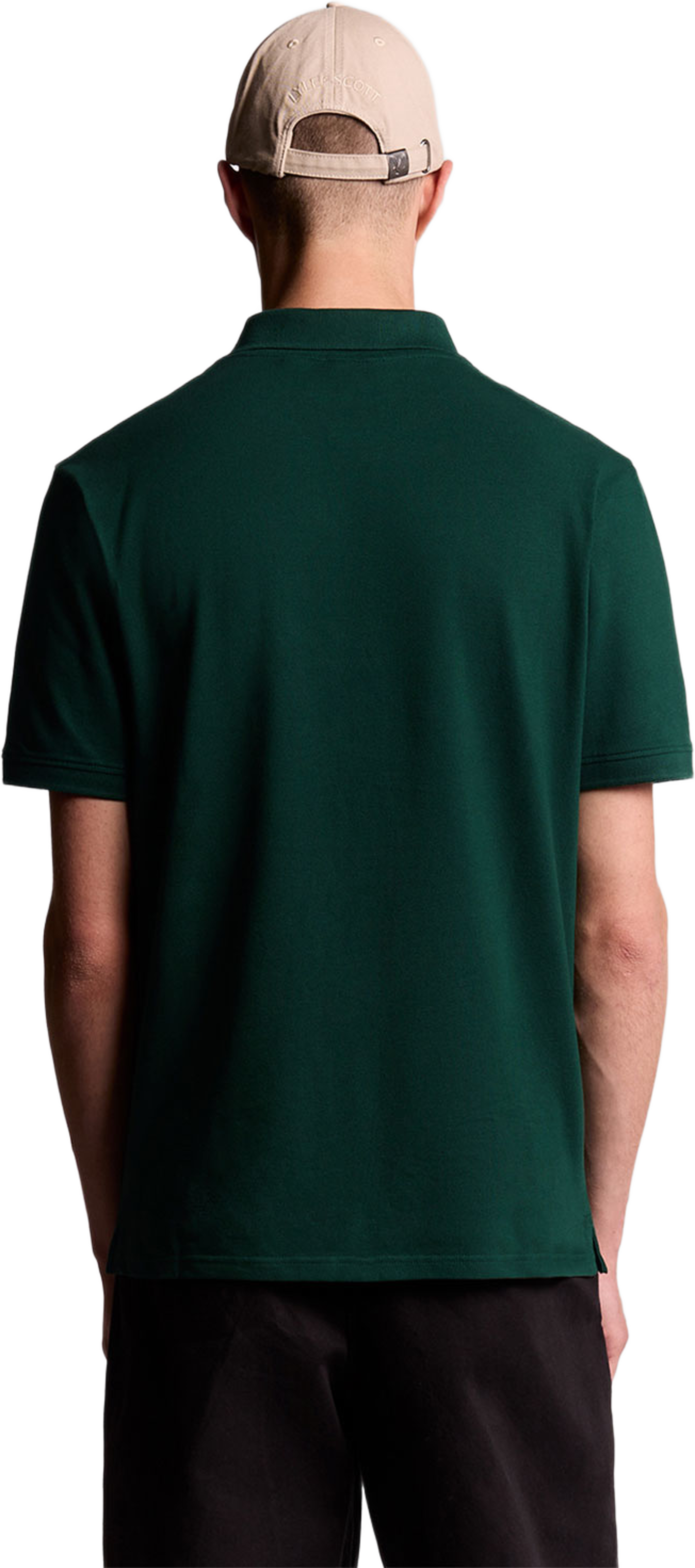 Plain Polo Shirt, från Lyle & Scott, i färgen Dark Green. Klicka för att öppna bilden i stort format