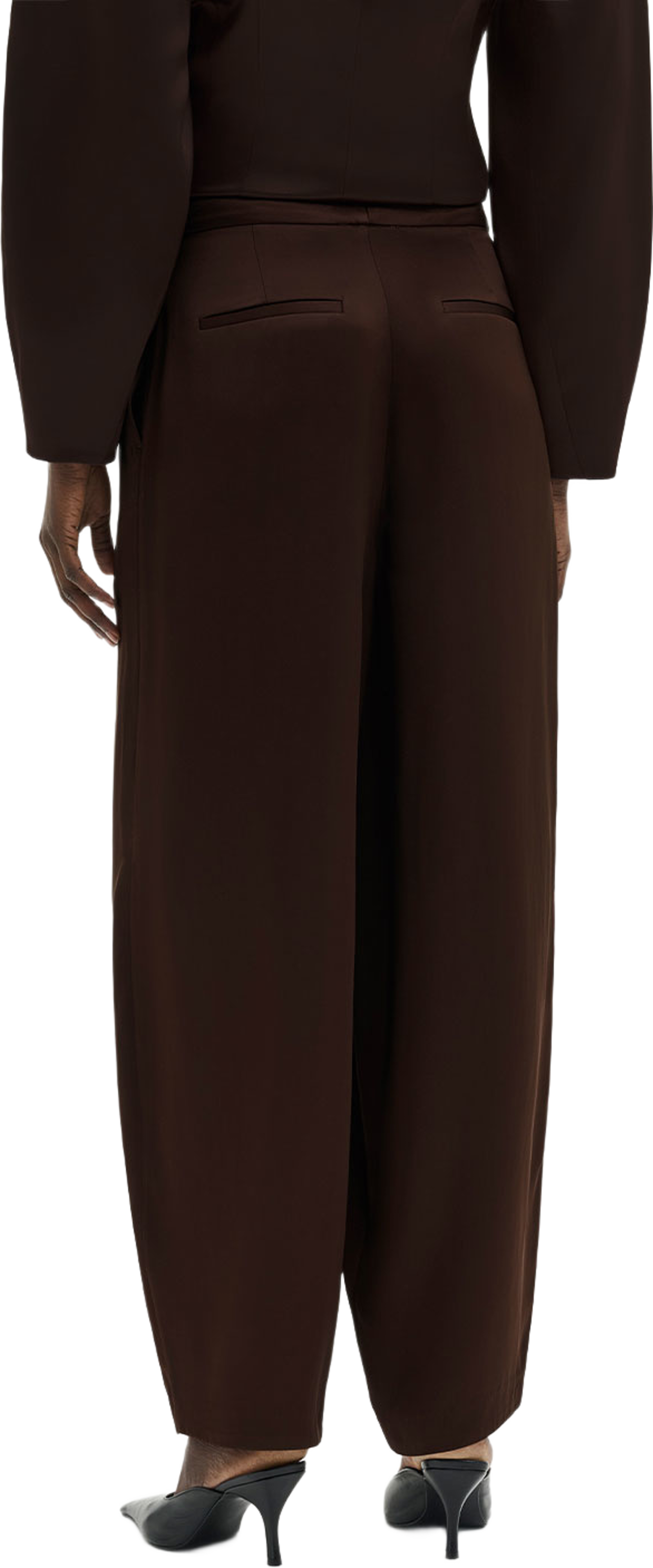 Smilla Barrel Leg Satin Trousers, från Malina, i färgen Dark Brown. Klicka för att öppna bilden i stort format