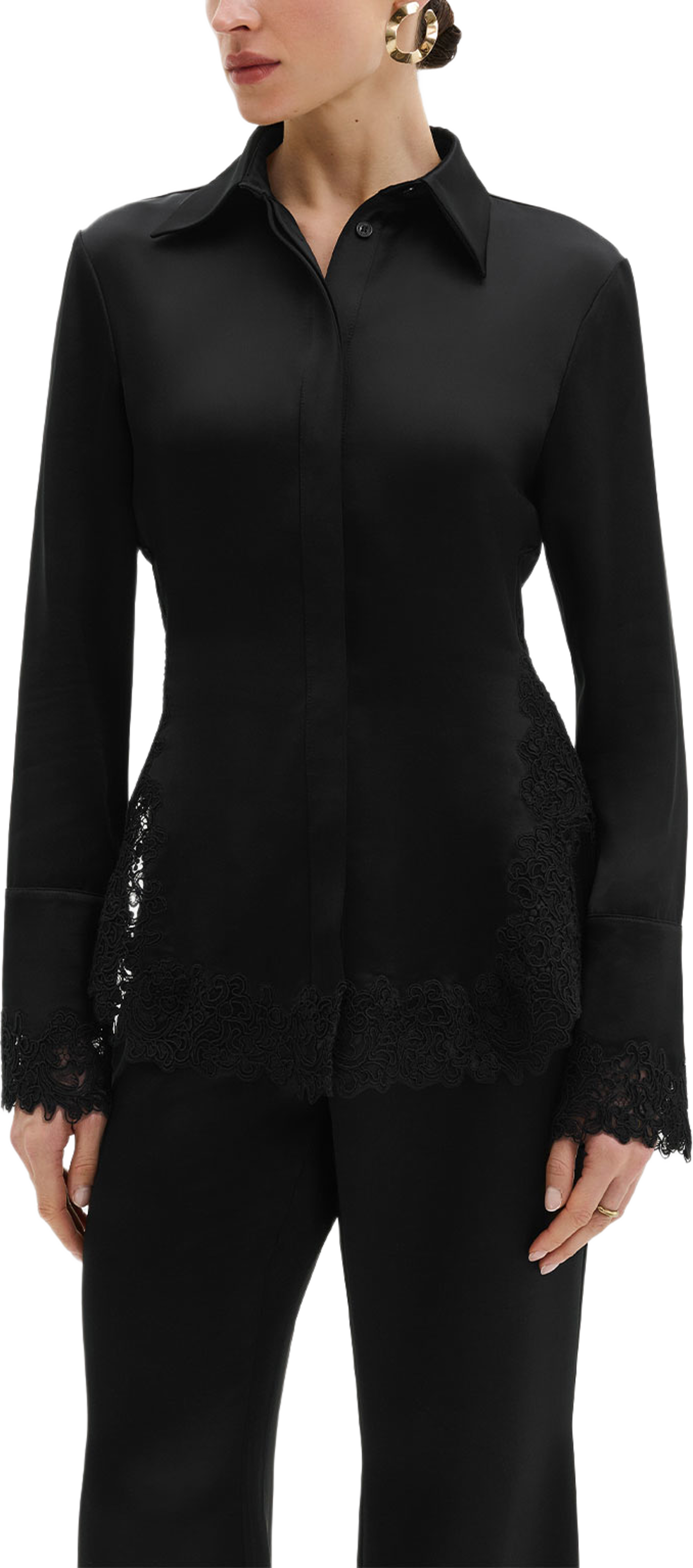 Malou Satin Lace Hem Shirt, från Malina, i färgen Black. Klicka för att öppna bilden i stort format