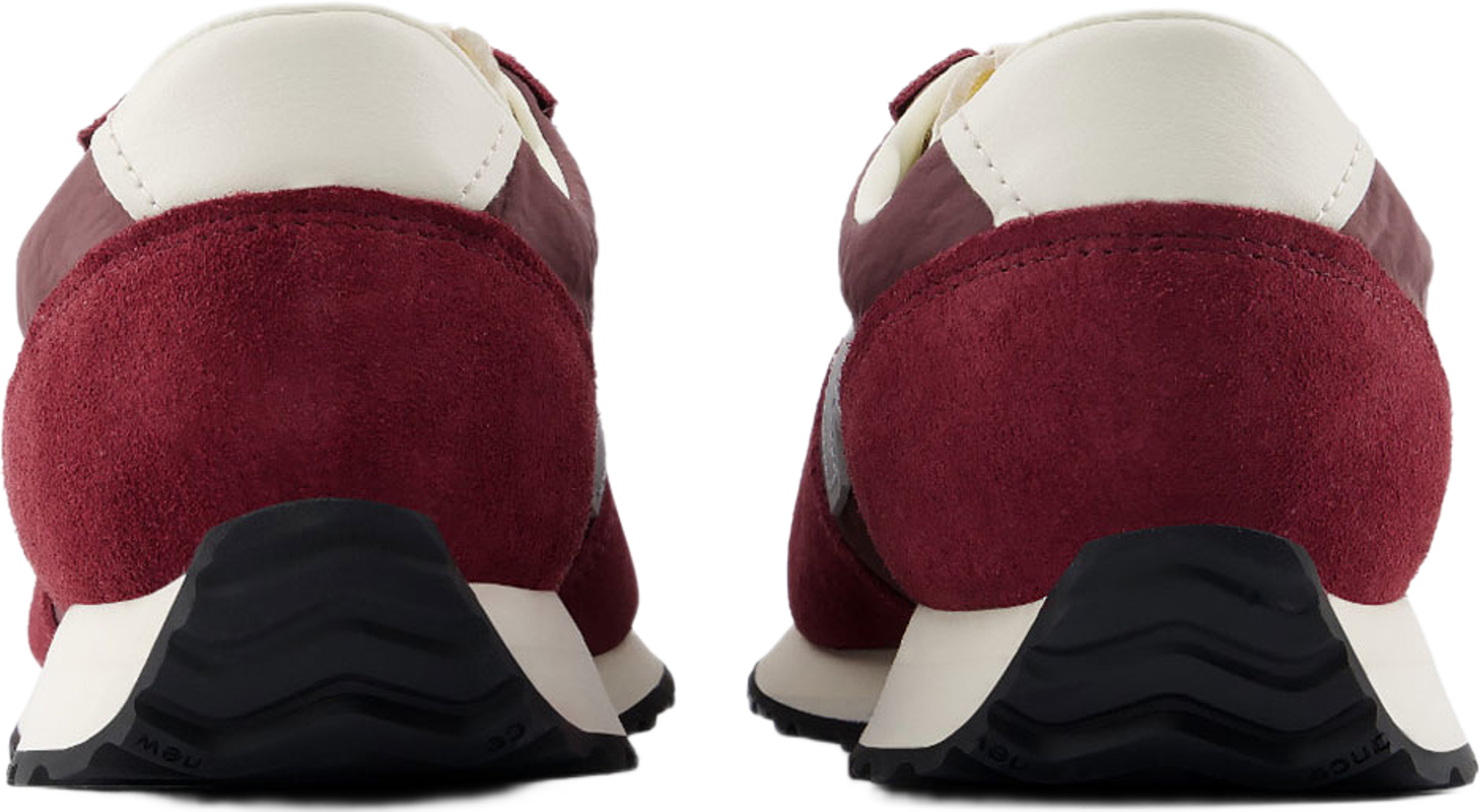 New Balance 471, från New Balance, i färgen Mulled Wine. Klicka för att öppna bilden i stort format