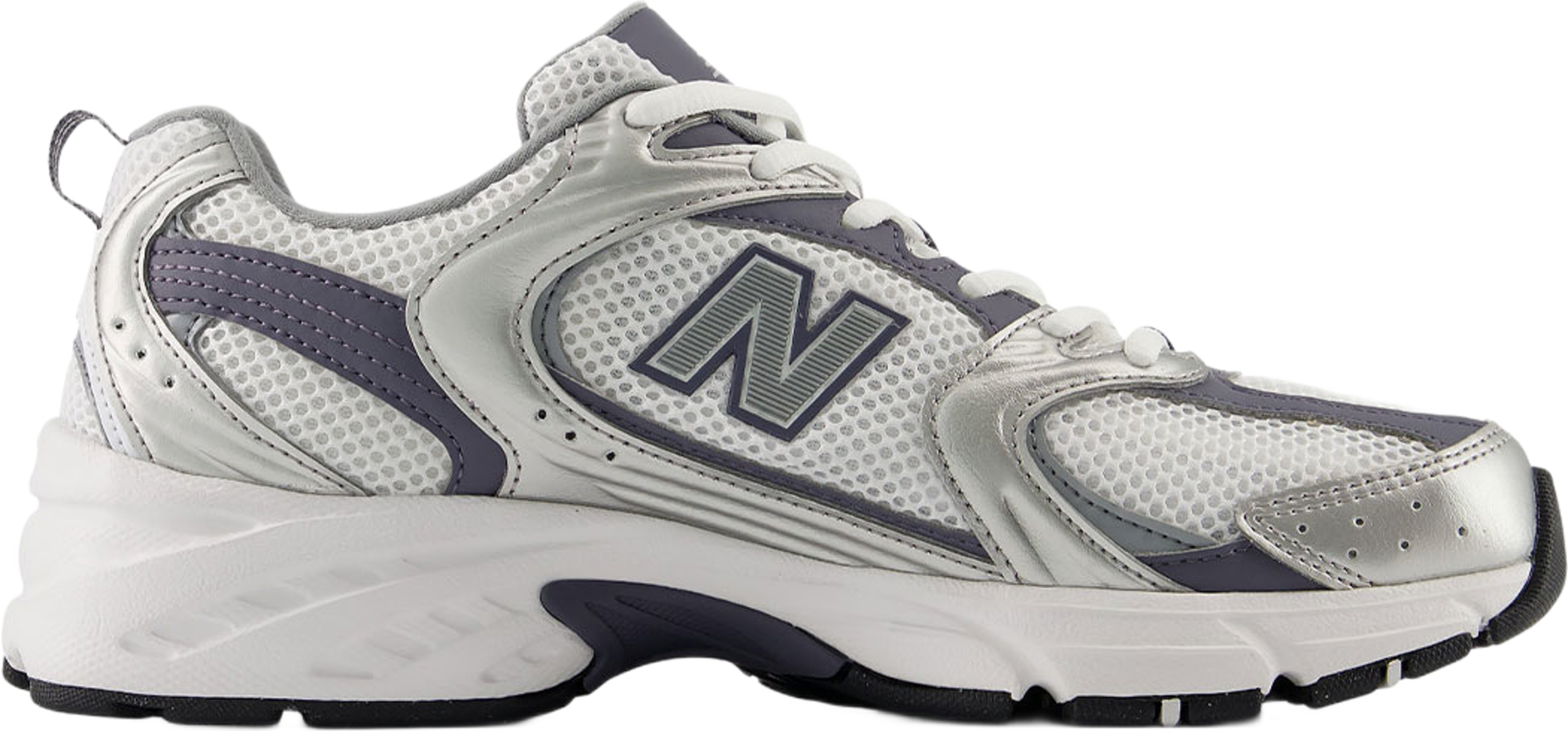 New Balance 530, från New Balance, i färgen Silver Metallic. Klicka för att öppna bilden i stort format