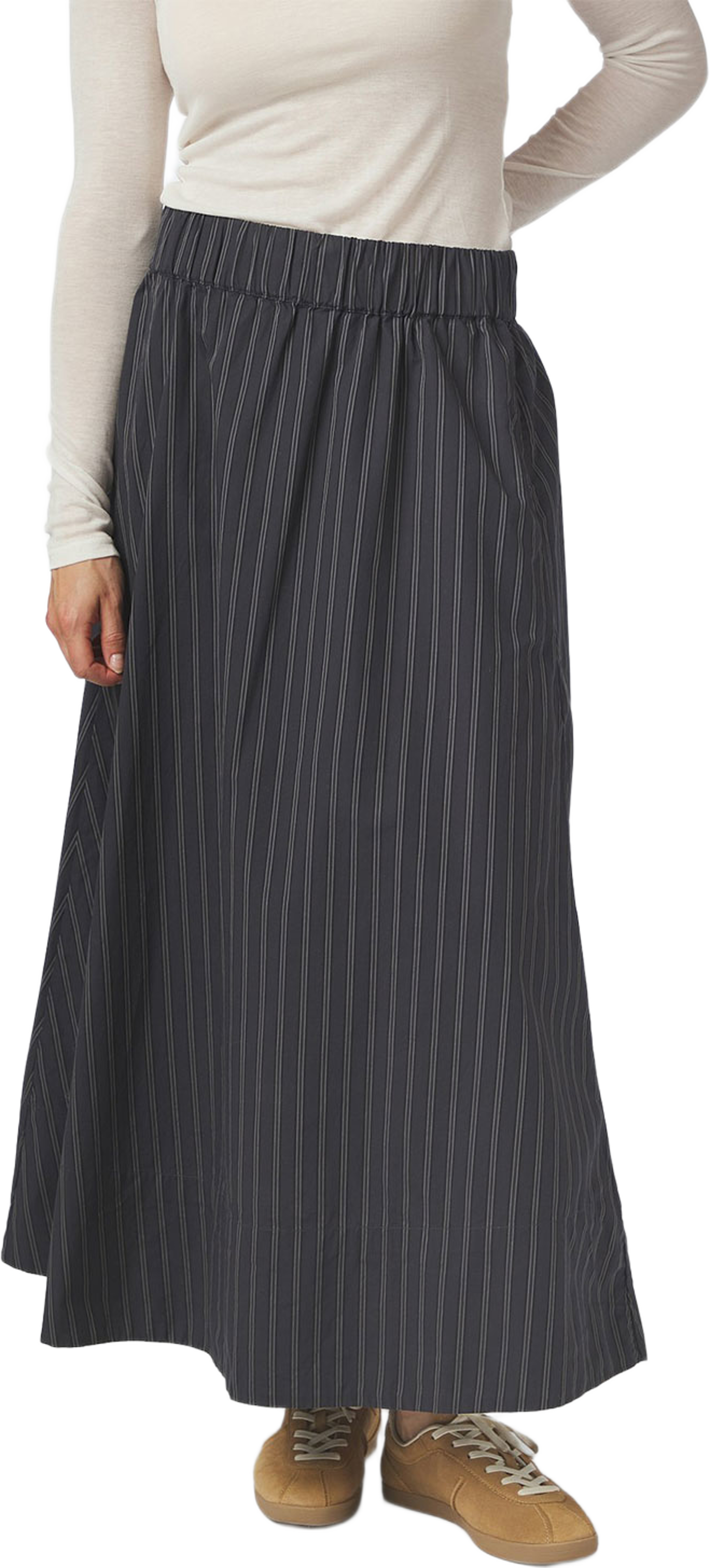 Yara Long Stripy Skirt, från Neo Noir, i färgen Navy. Klicka för att öppna bilden i stort format