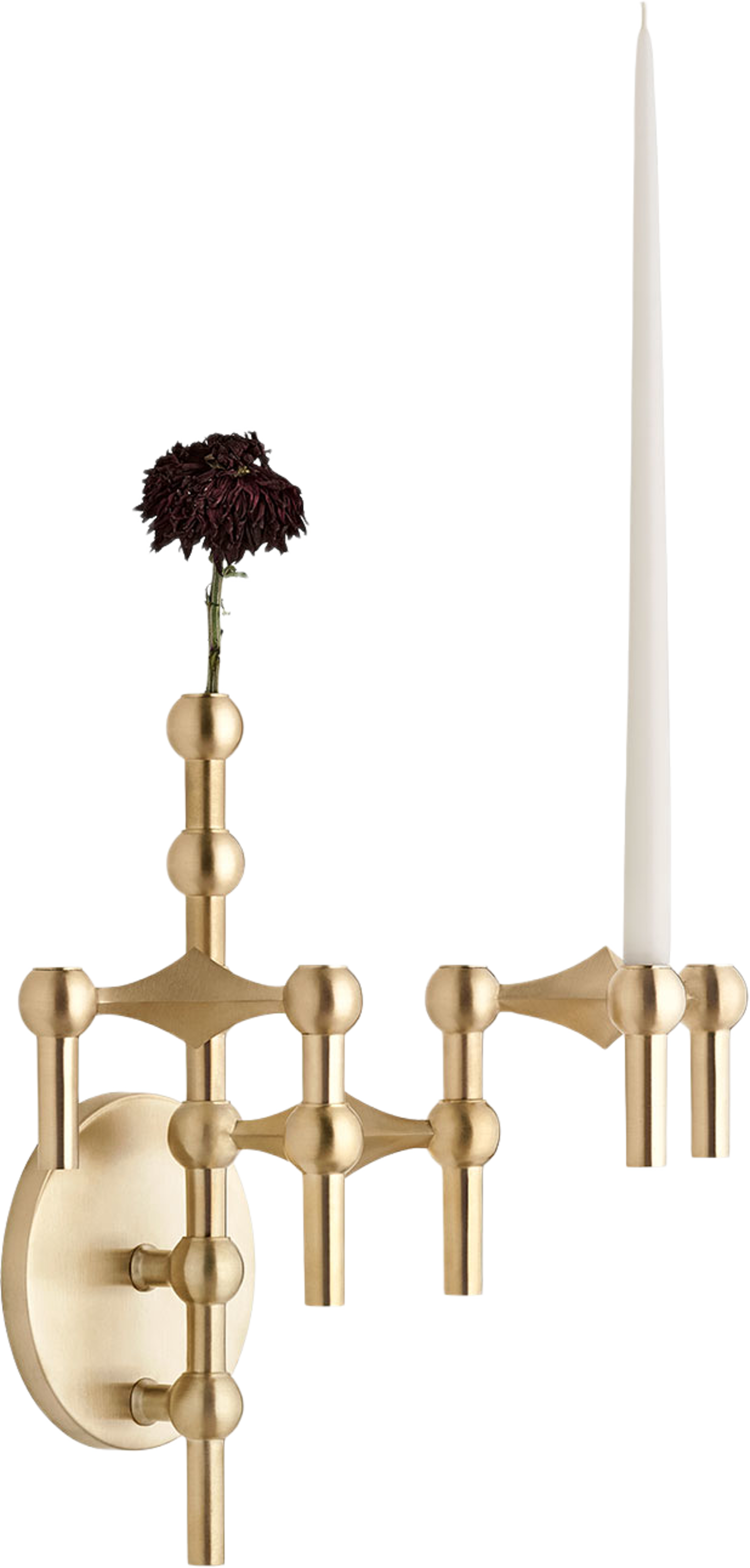 Väggljusstake, från STOFF Nagel, i färgen Brushed Brass. Klicka för att öppna bilden i stort format