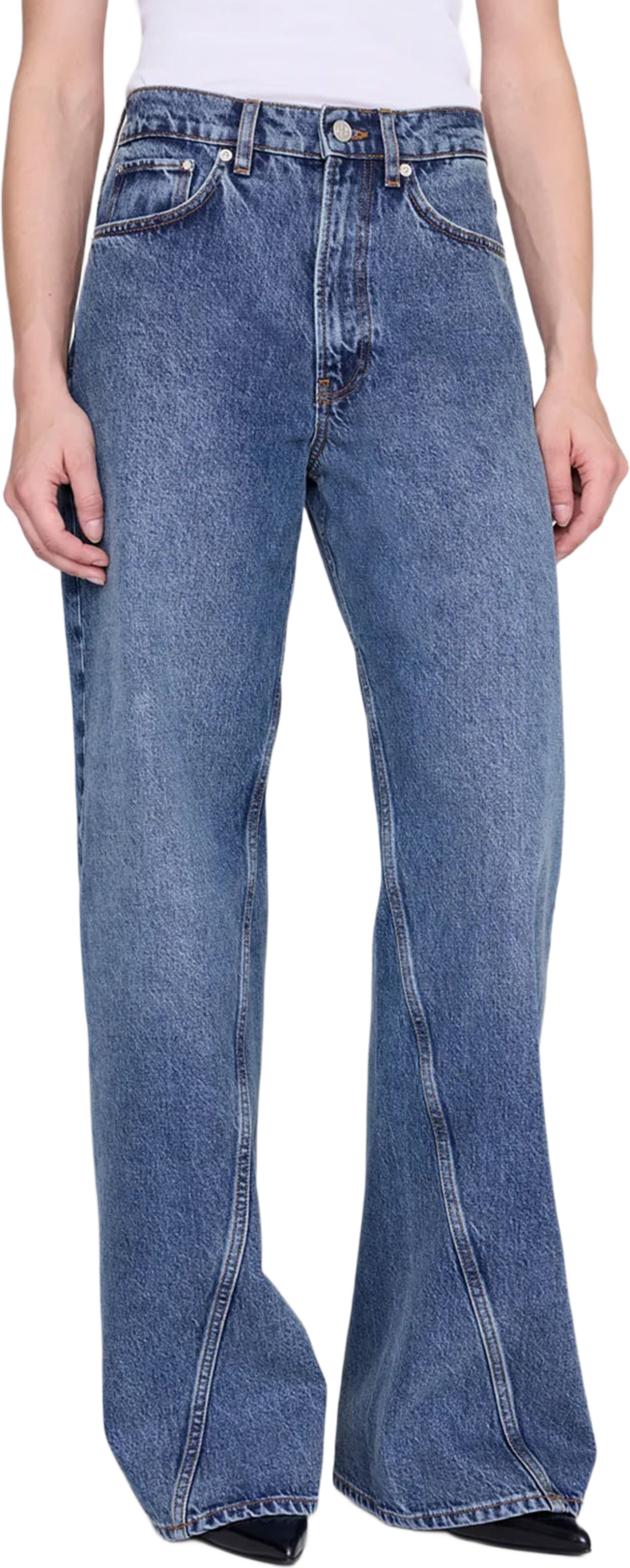 Brie Jeans, från Anine Bing, i färgen Washed Blue. Klicka för att öppna bilden i stort format