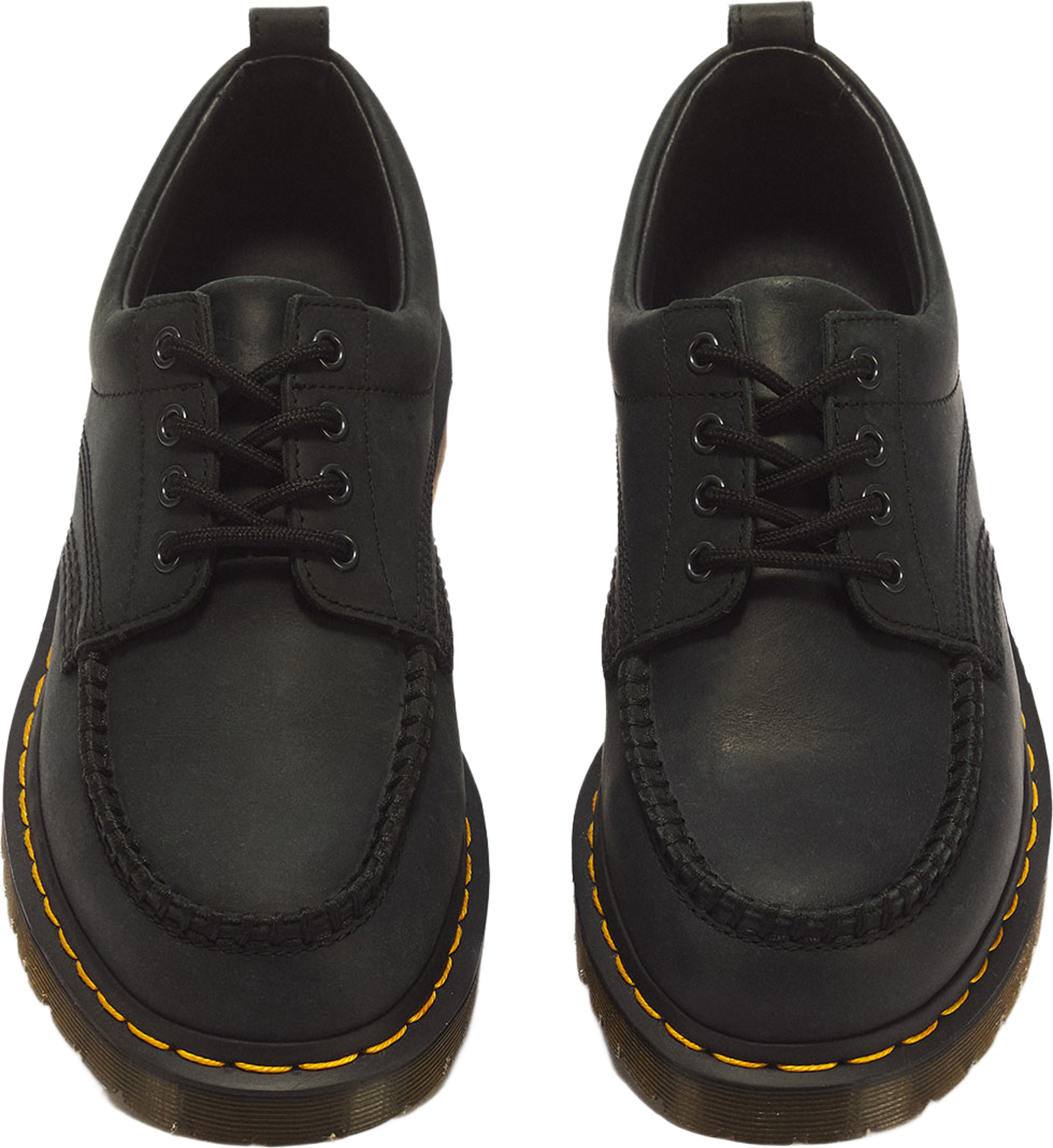 Lowell Crazy Horse-läder med Moc Toe, från Dr. Martens, i färgen Black. Klicka för att öppna bilden i stort format