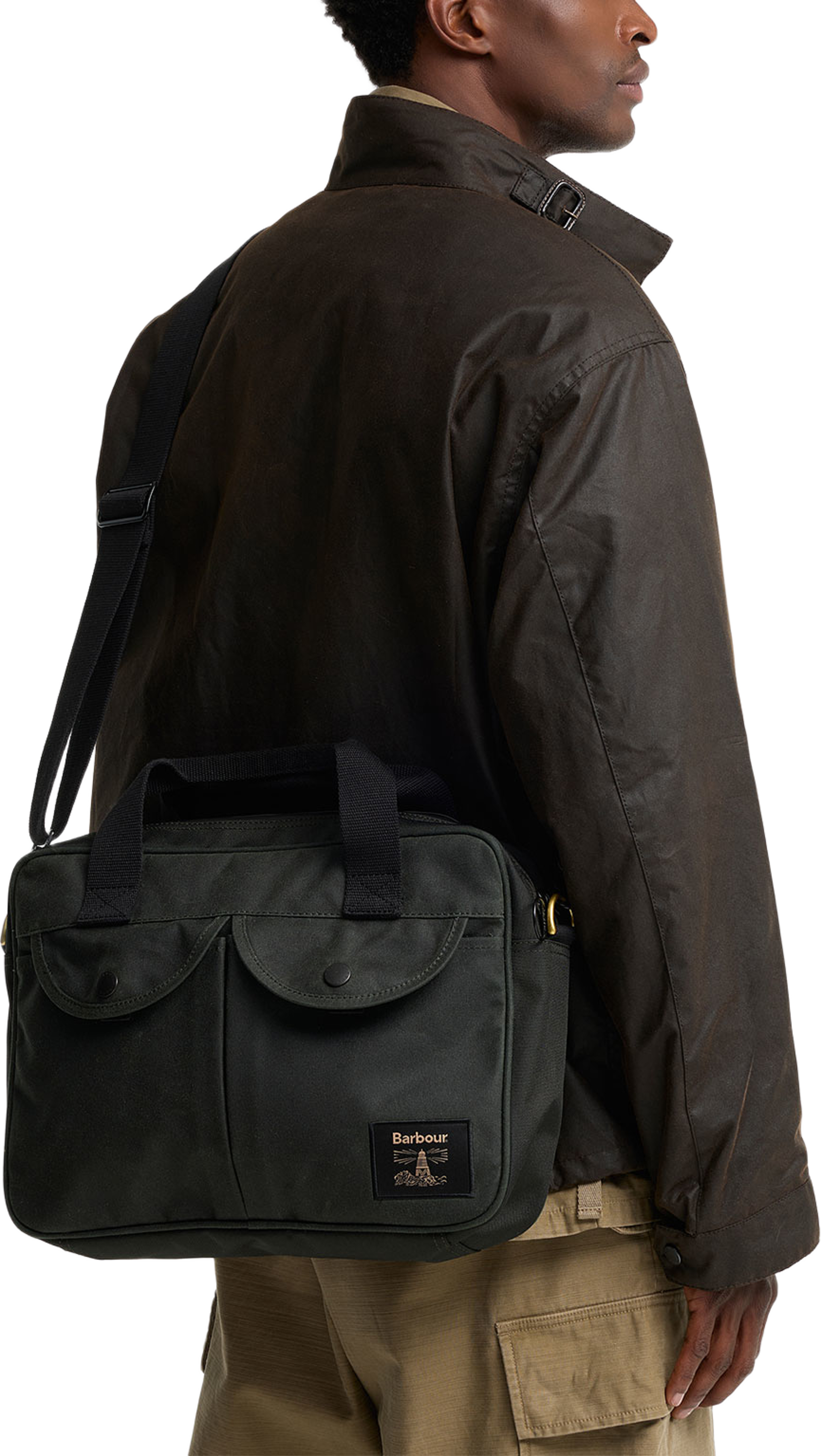 Barbour Field Wax Laptop Crossbody Bag, från Barbour, i färgen Sage. Klicka för att öppna bilden i stort format