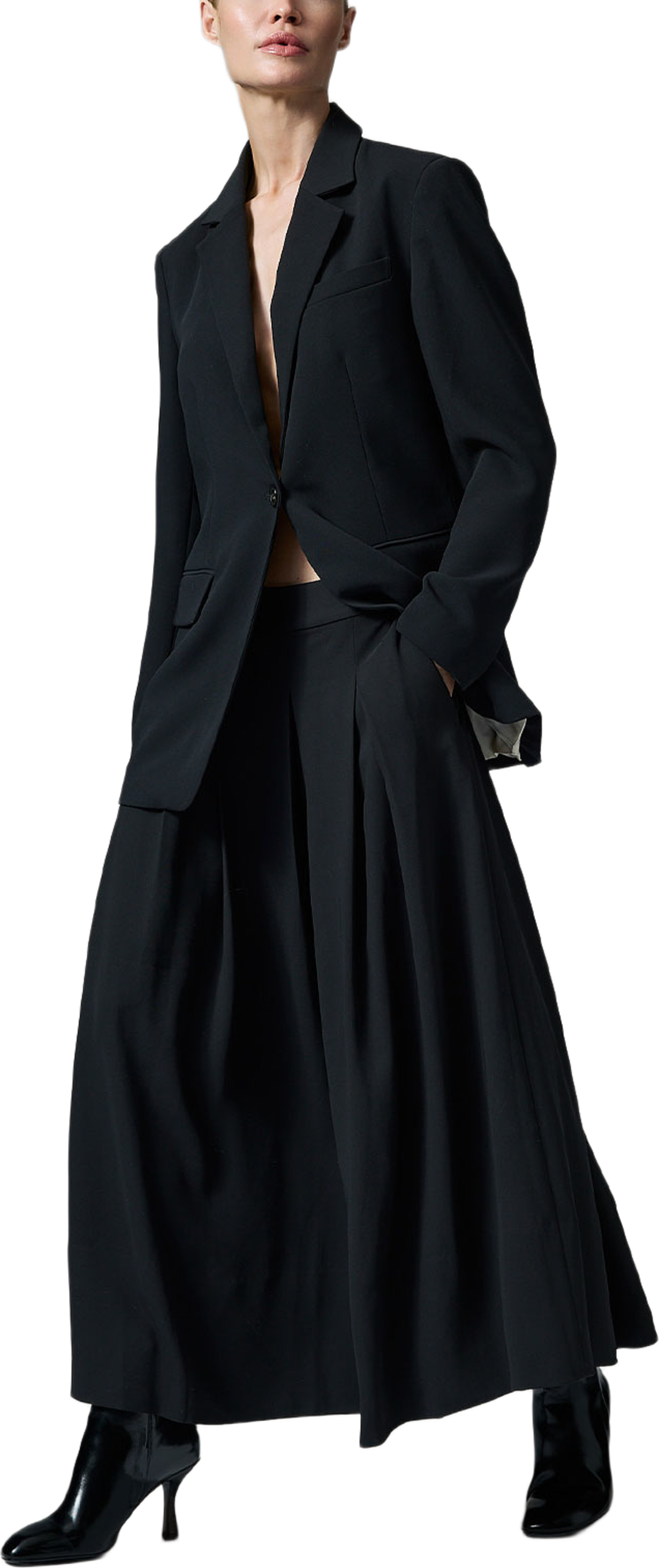 Chai Skirt- Classic Gab, från DAY Birger et Mikkelsen, i färgen Black. Klicka för att öppna bilden i stort format