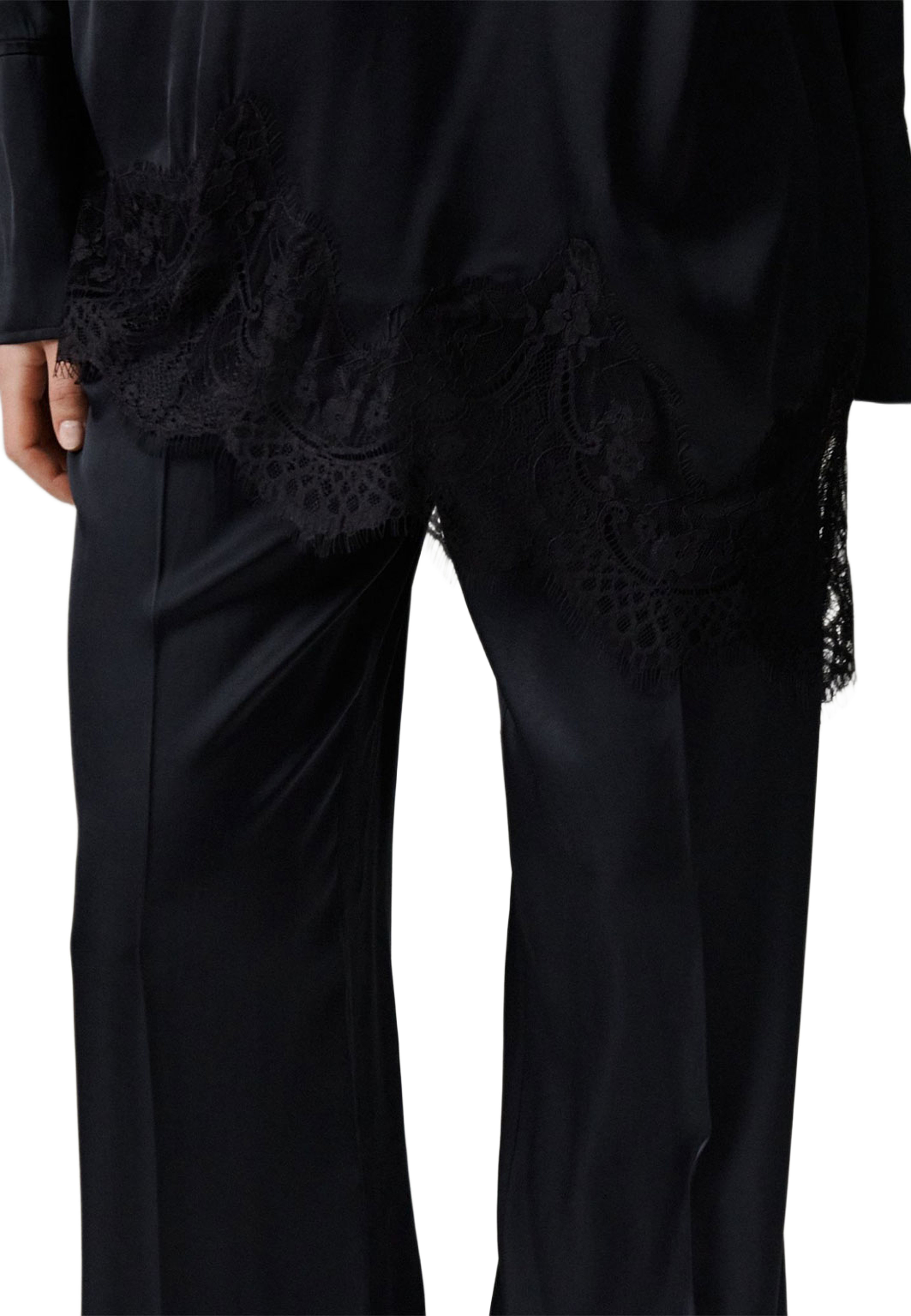Lila - Fluid Viscose, från DAY Birger et Mikkelsen, i färgen Black. Klicka för att öppna bilden i stort format