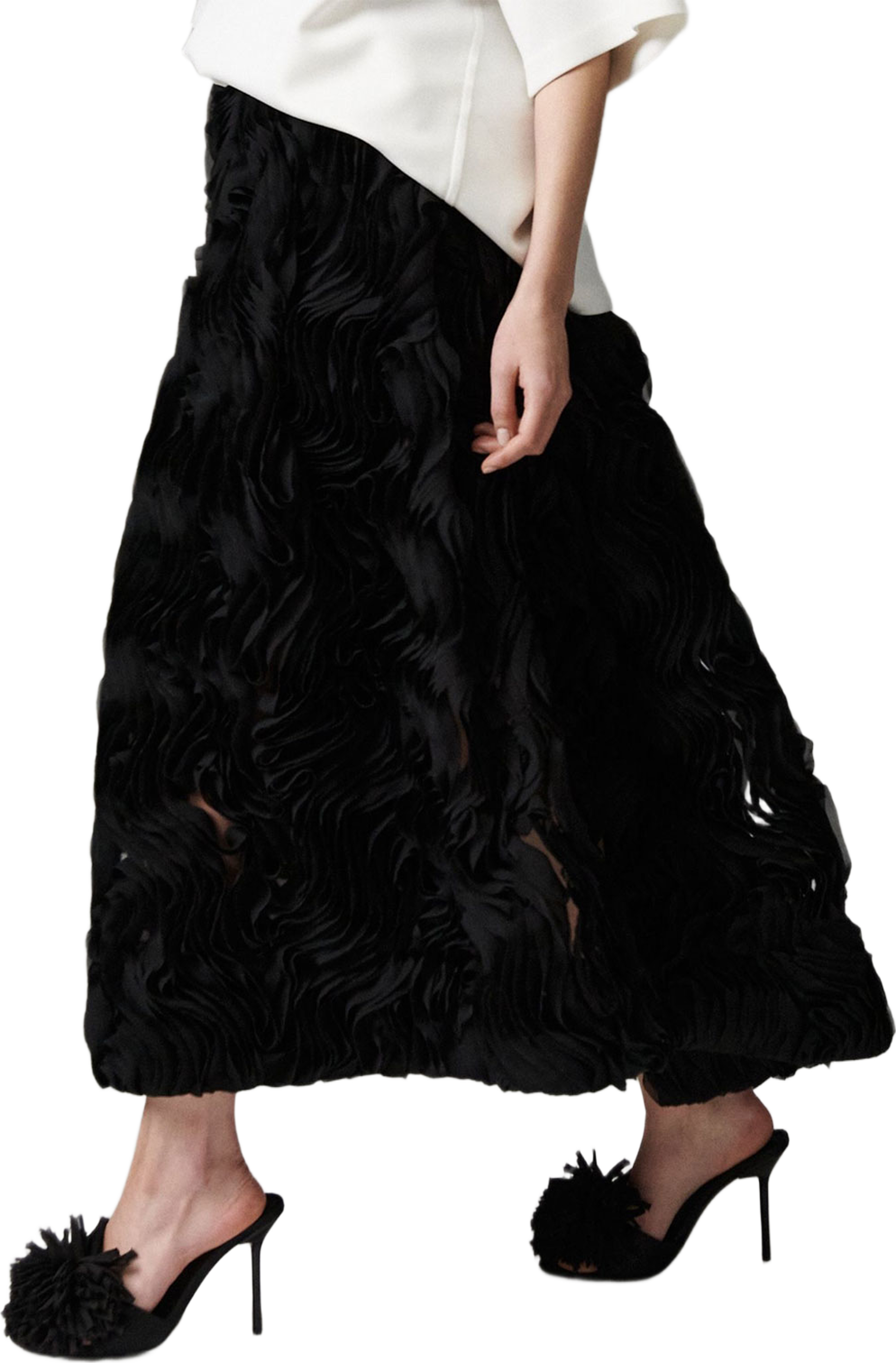 Maylee - Ruffled Lacy, från DAY Birger et Mikkelsen, i färgen Black. Klicka för att öppna bilden i stort format