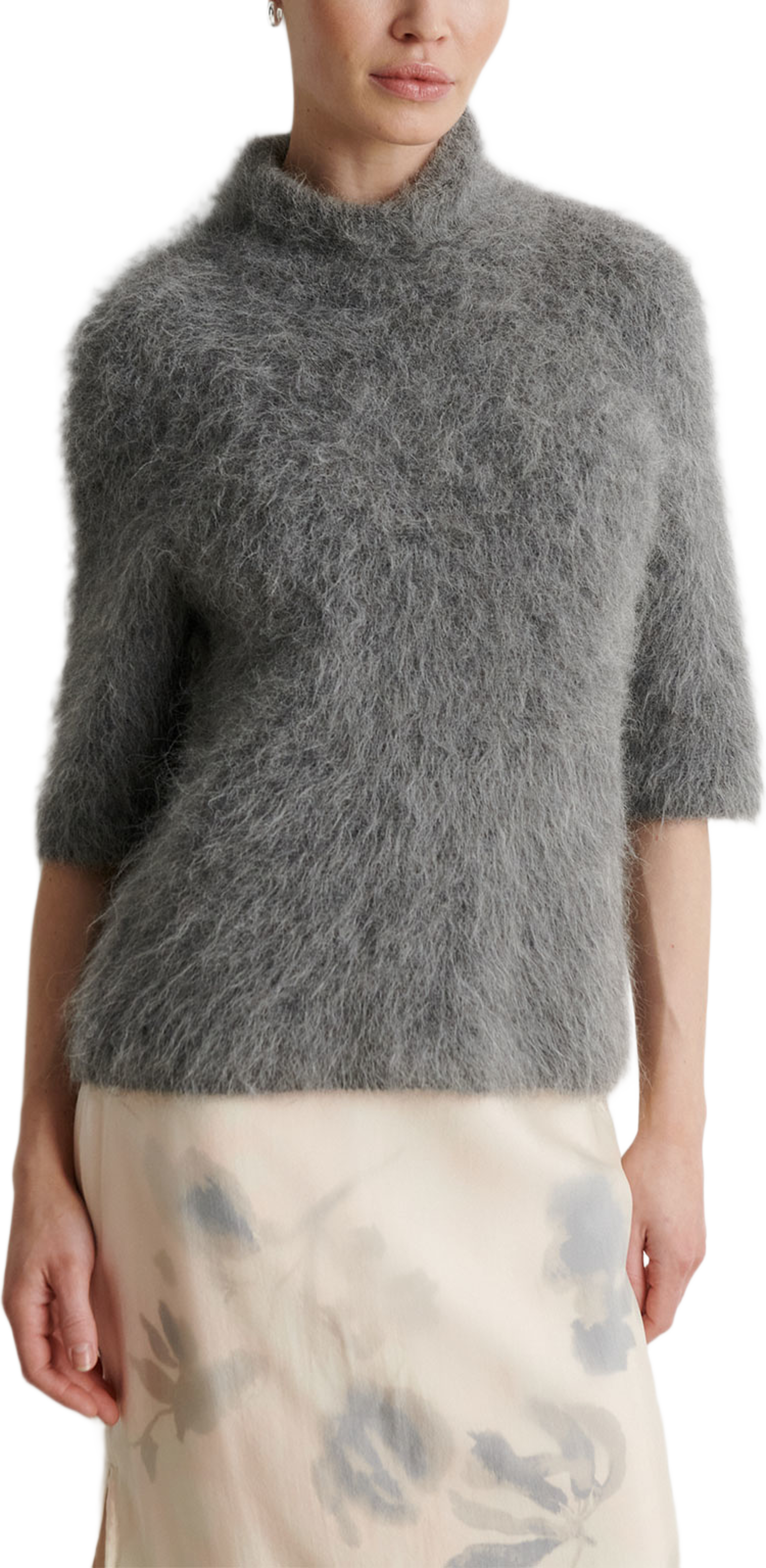 Karla Knit SS, från Second Female, i färgen Dark Grey Melange. Klicka för att öppna bilden i stort format